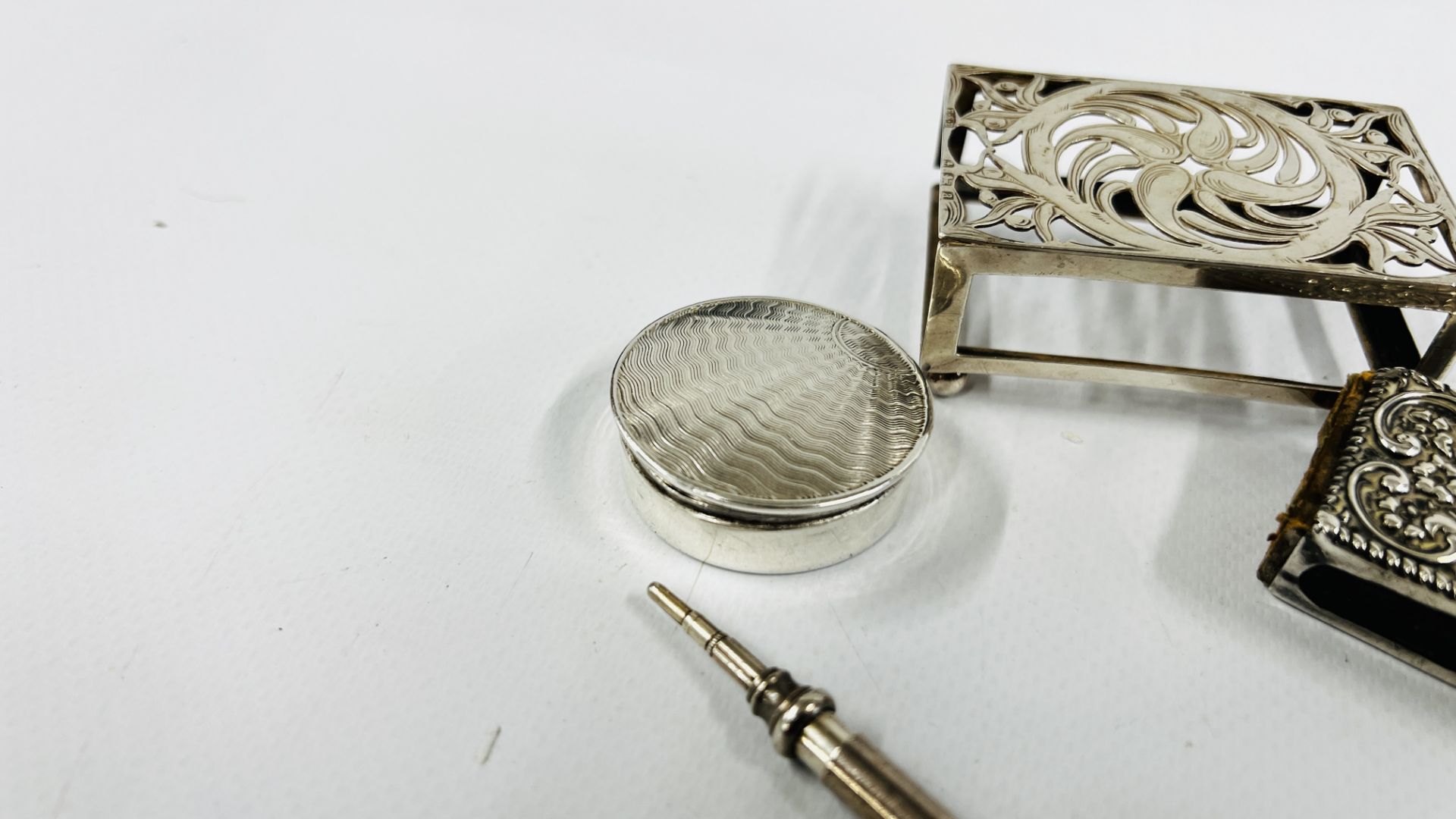 TWO SILVER MATCHBOX HOLDERS, CIRCULAR SILVER PILL BOX, TWO SILVER PROPELLING PENCILS. - Image 6 of 14