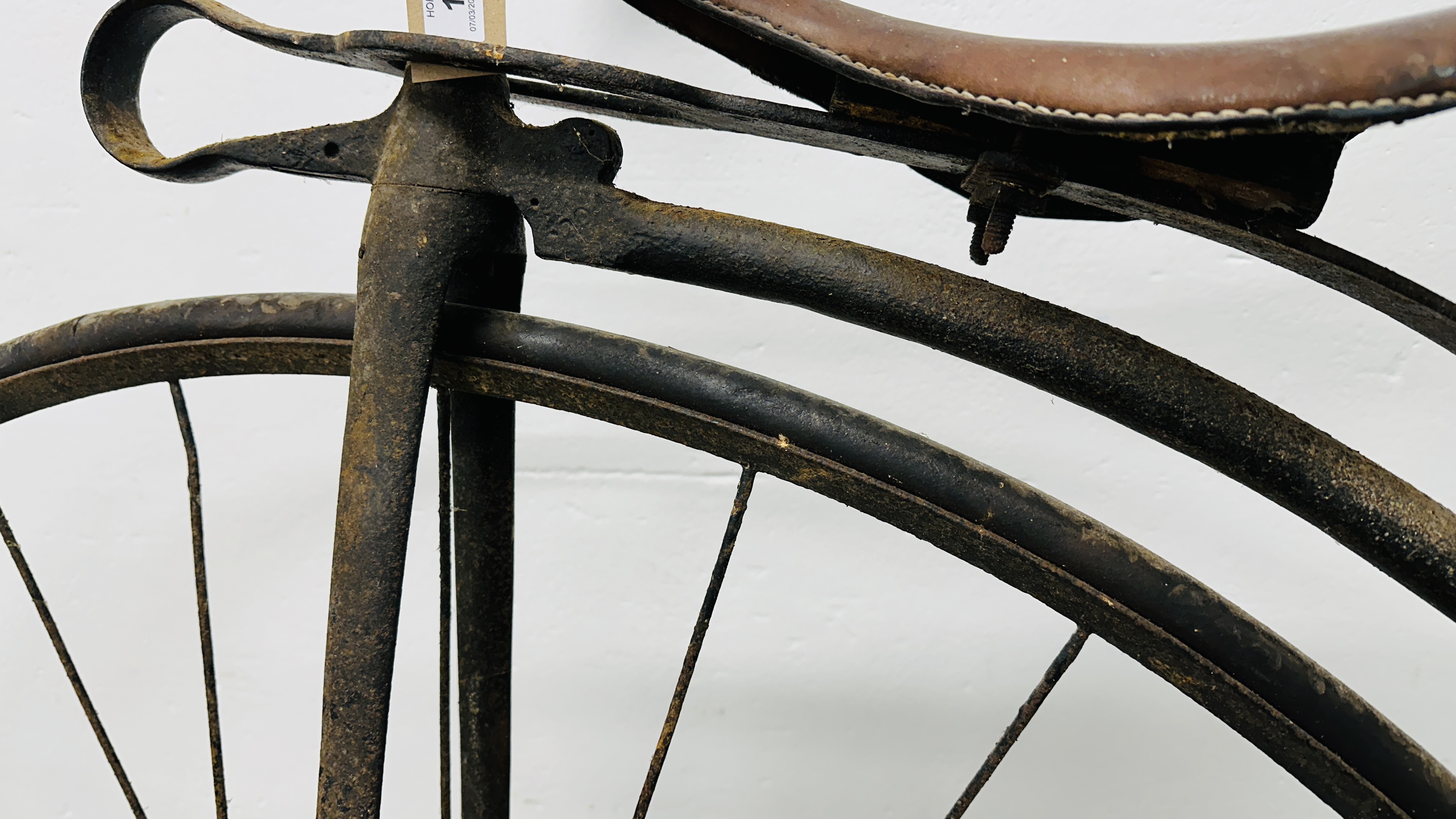 AN ANTIQUE PENNY FARTHING / HIGH WHEEL BICYCLE, HEIGHT 147CM, FRONT WHEEL RIM 119CM. - Image 8 of 20