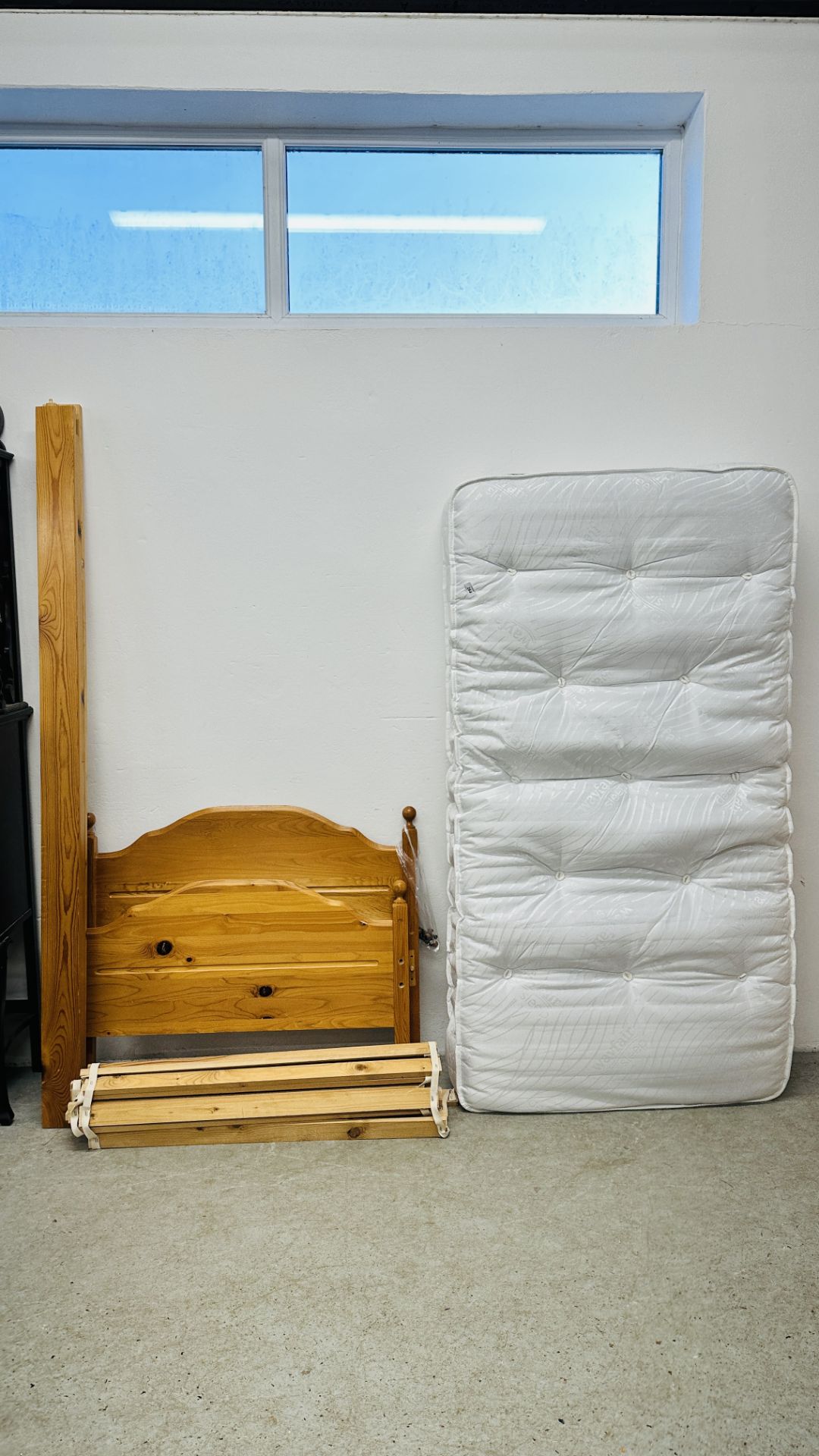 MODERN HONEY PINE SINGLE BED FRAME WITH WAYFAIR SLEEP POCKET SPRUNG 1000 SERIES MATTRESS.