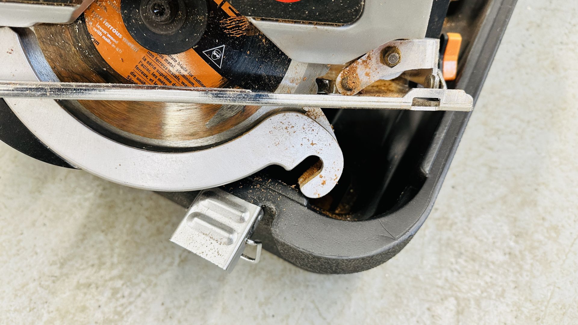 CASED EVOLUTION RAGE CIRCULAR SAW - SOLD AS SEEN. - Image 4 of 6