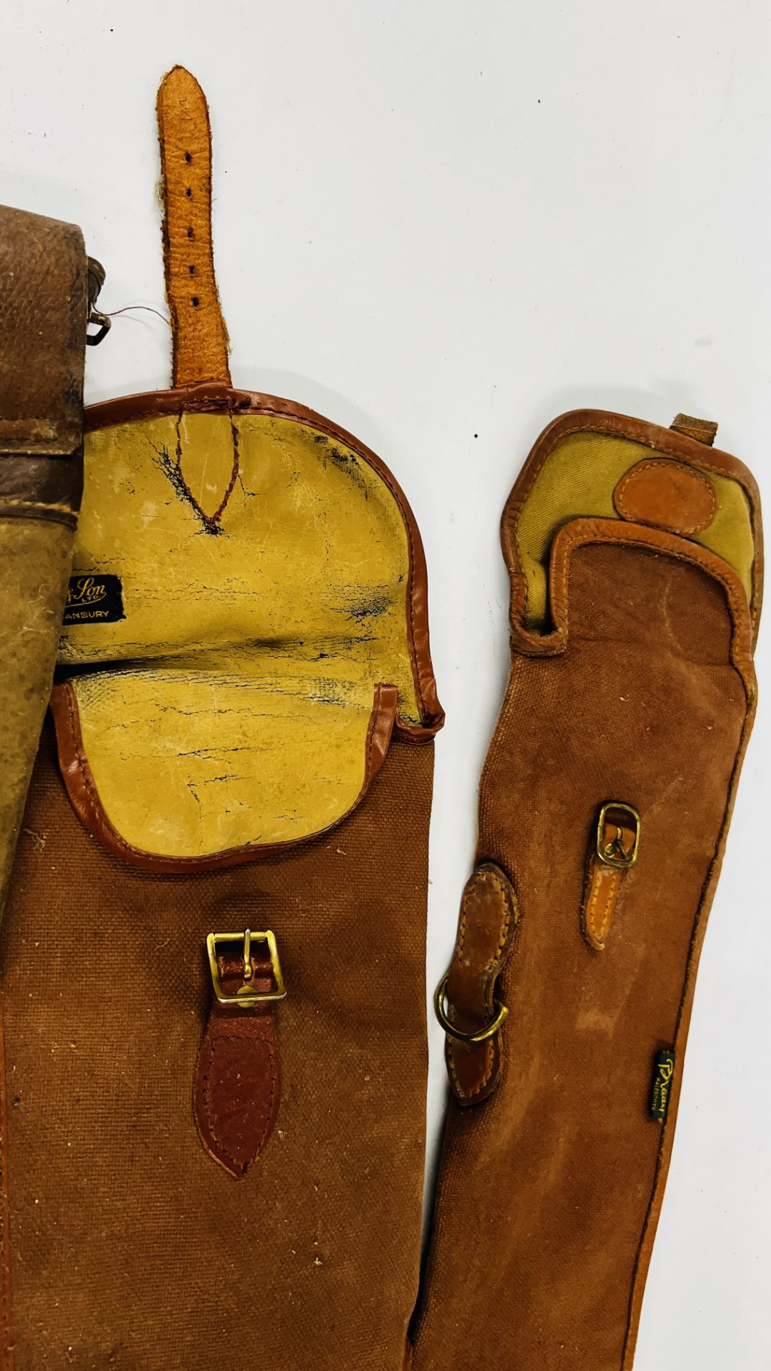 BOX CONTAINING VINTAGE SHOOTING ACCESSORIES TO INCLUDE TWO LEATHER CARTRIDGE BAGS, - Image 11 of 14