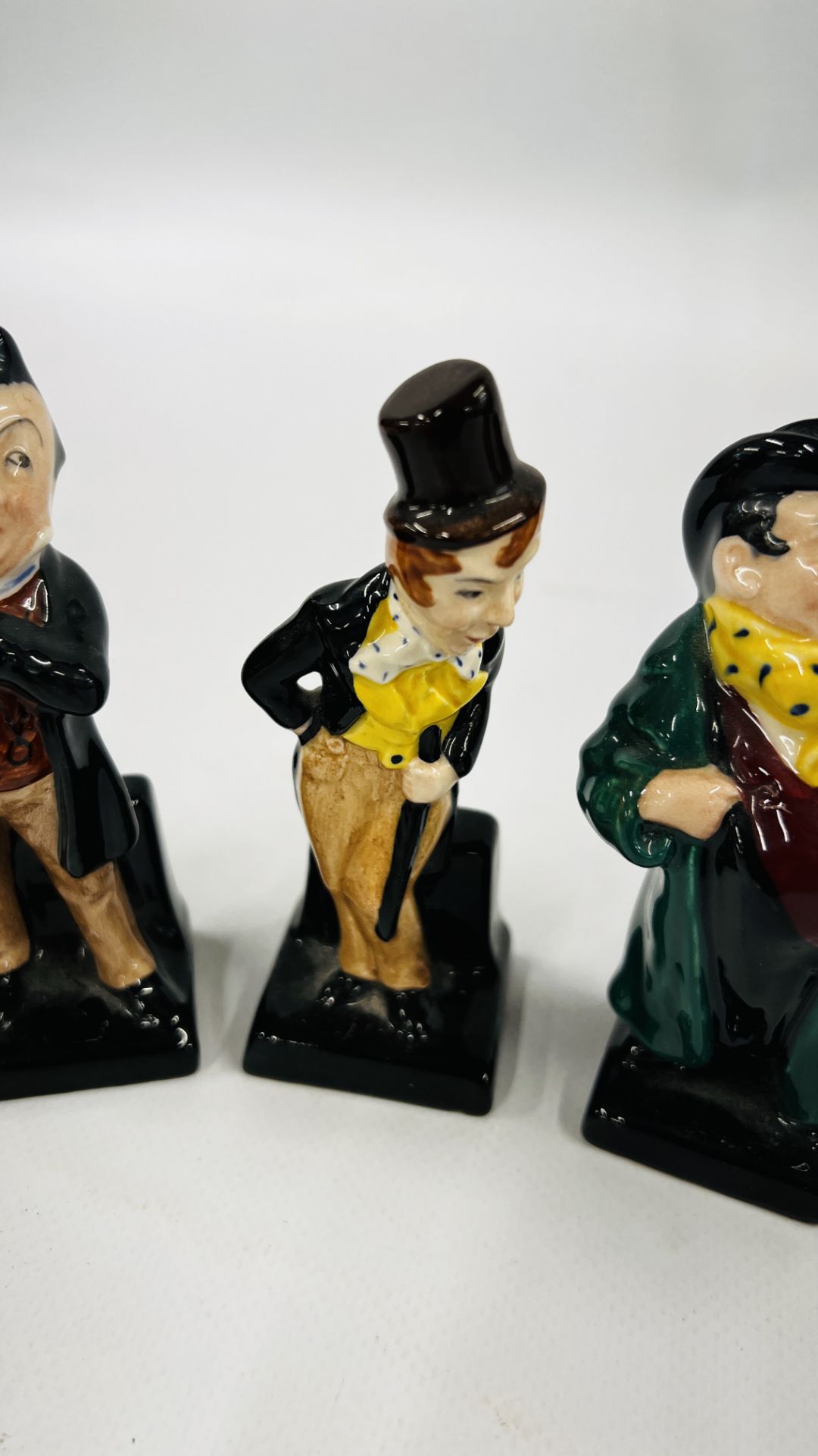 5 ROYAL DOULTON FIGURES TO INCLUDE BILL SYKES, PECKSNIFF, SAM WELLER, - Image 5 of 9