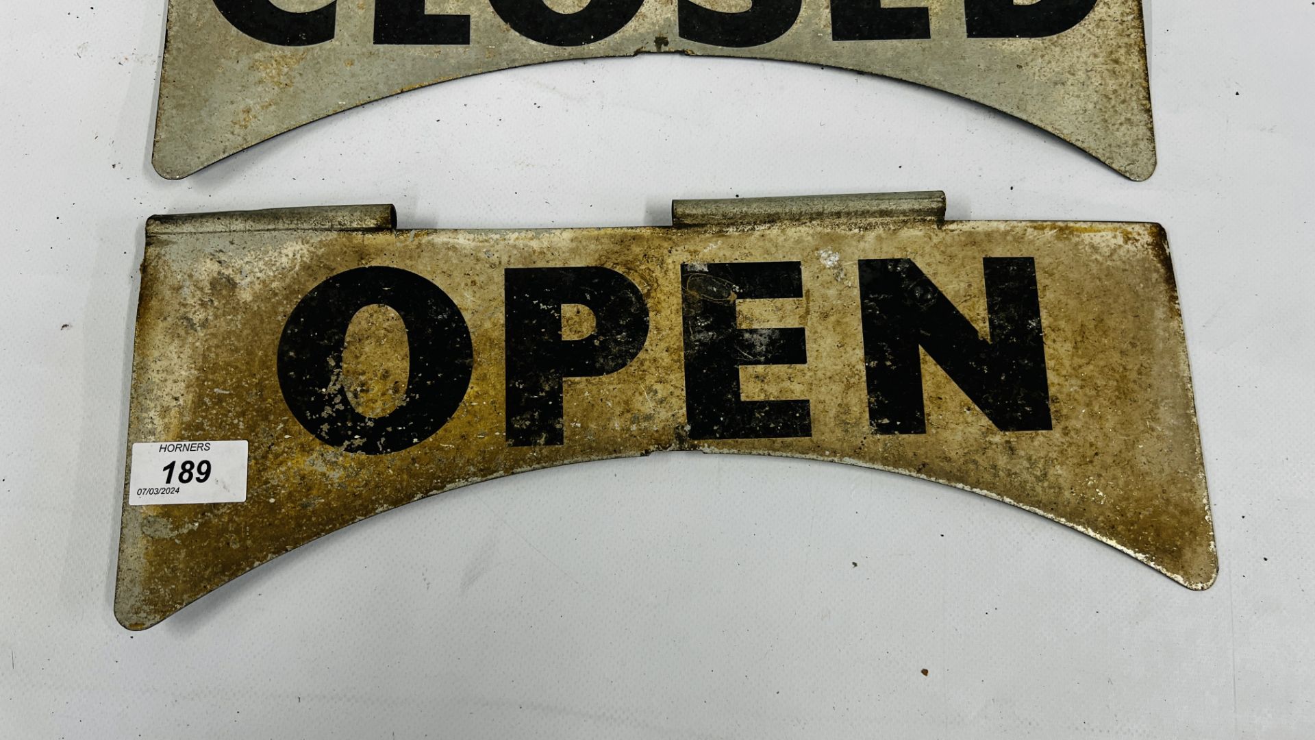 TWO VINTAGE ALUMINIUM OPEN & CLOSED SIGNS - W 38CM X H 14.5CM. - Image 3 of 5