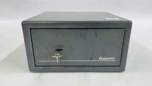 A "SENTRY" LOCK BOX & KEY - W 31.5 X D 28 X H 16.5CM.