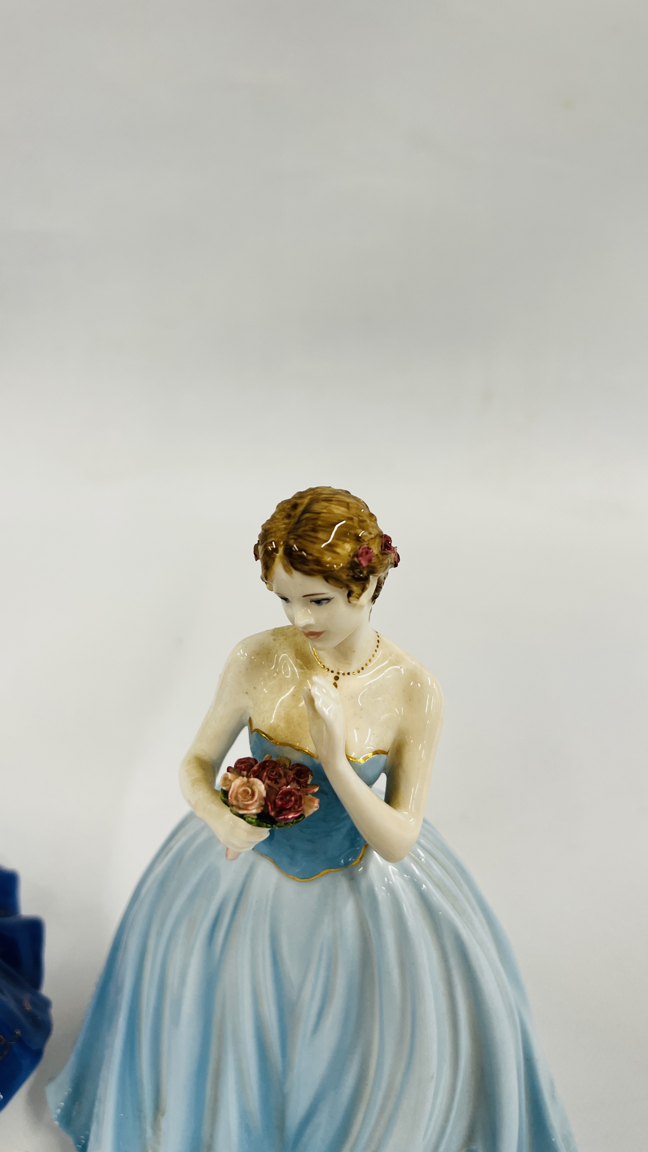 3 COALPORT CABINET COLLECTORS FIGURES TO INCLUDE "SENTIMENTS" JUST FOR YOU, LIMITED EDITION 3050/9, - Image 3 of 9