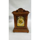 A VINTAGE OAK CASED STRIKING MANTEL CLOCK, W 31CM X D 20.5CM X H 46CM.