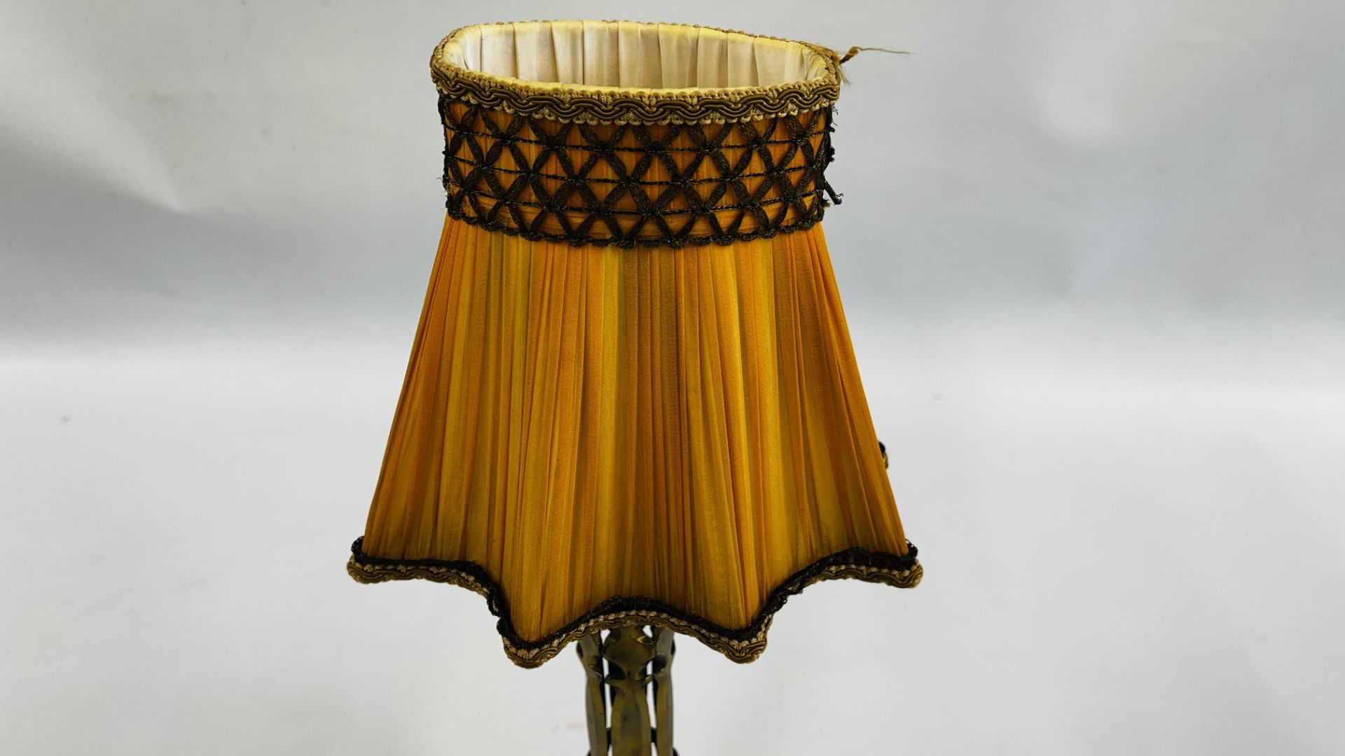 A VICTORIAN GOTHIC BRASS TABLE LAMP H 57CM - SOLD AS SEEN. - Image 4 of 8