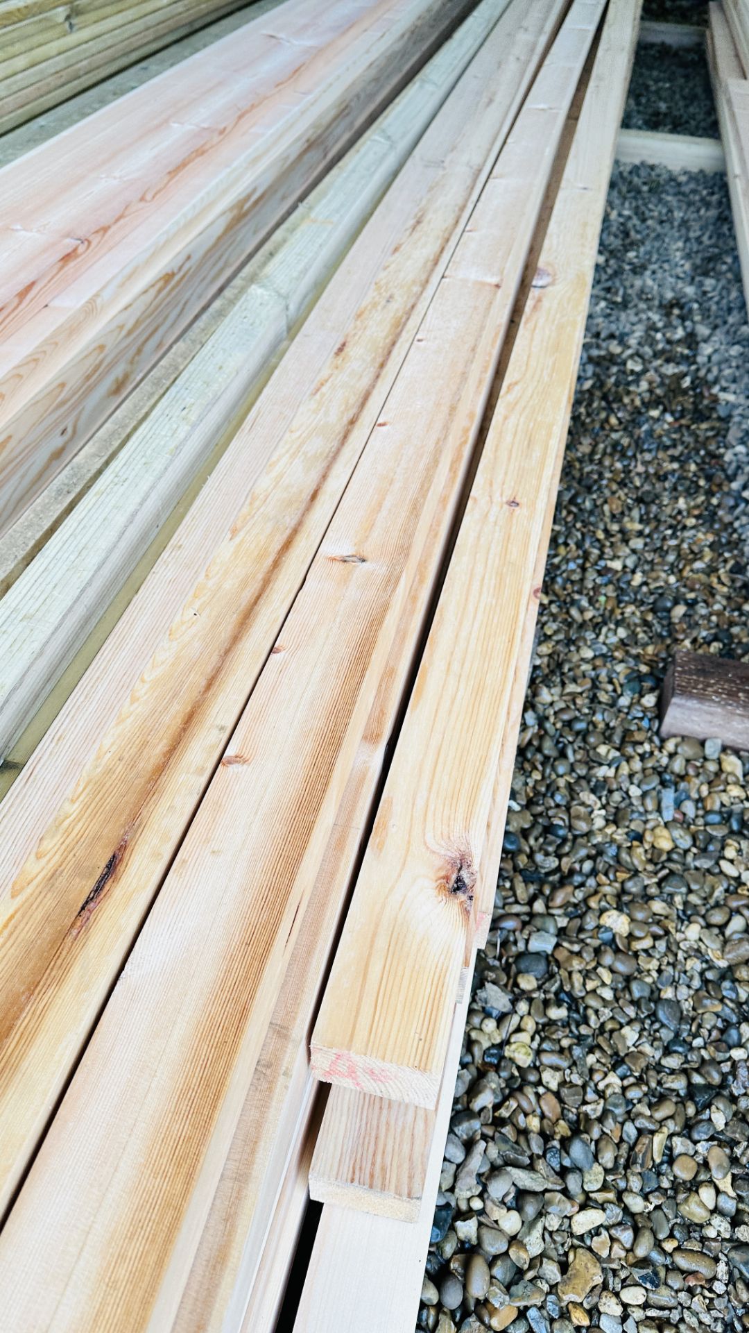 26 X 70MM X 35MM PLANED TIMBER, MINIMUM LENGTH APPROX 3.6 METRE, MAXIMUM APPROX LENGTH 5. - Image 3 of 4
