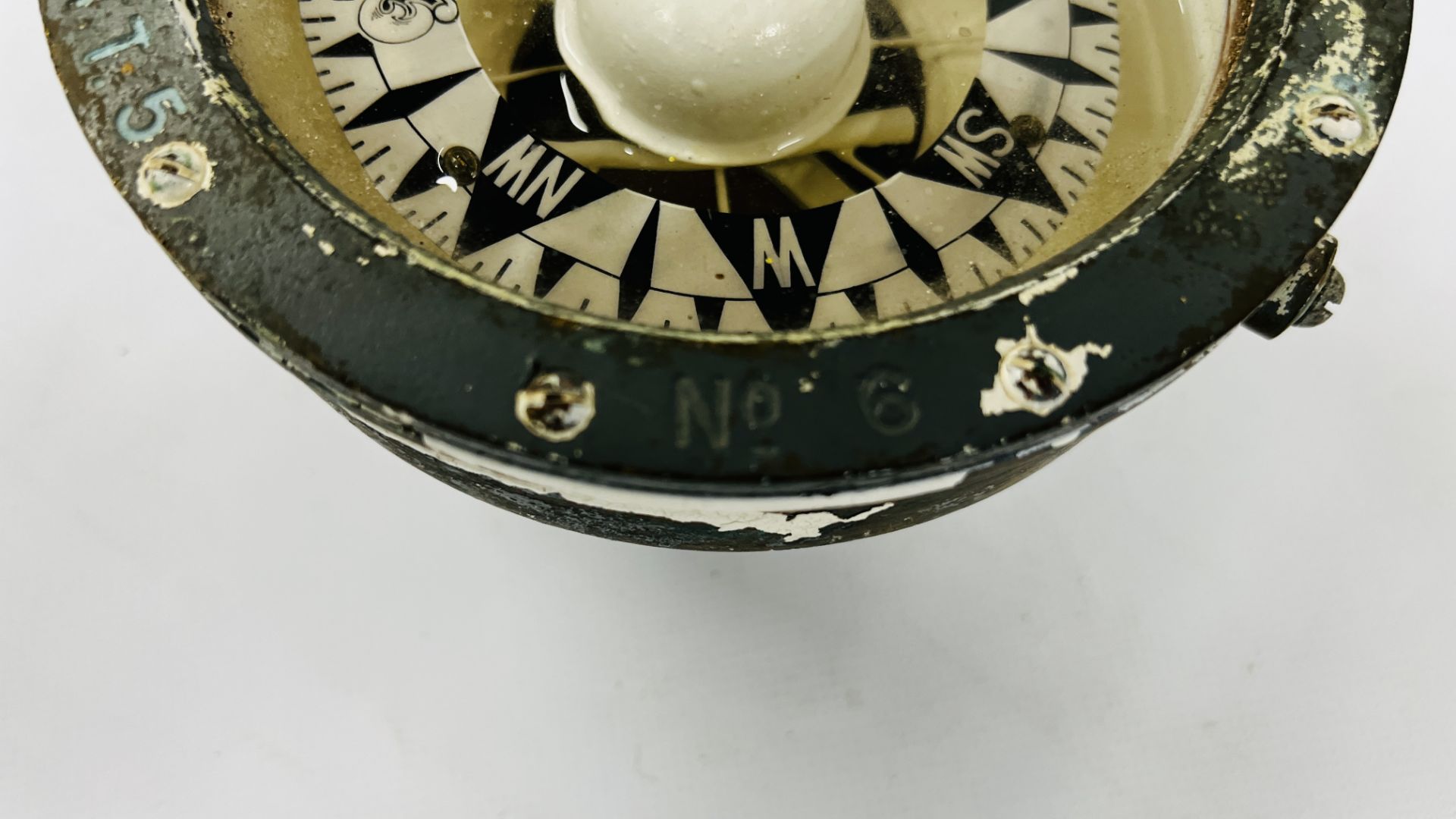 A VINTAGE BRASS CASED BINICAL COMPASS. - Image 4 of 7