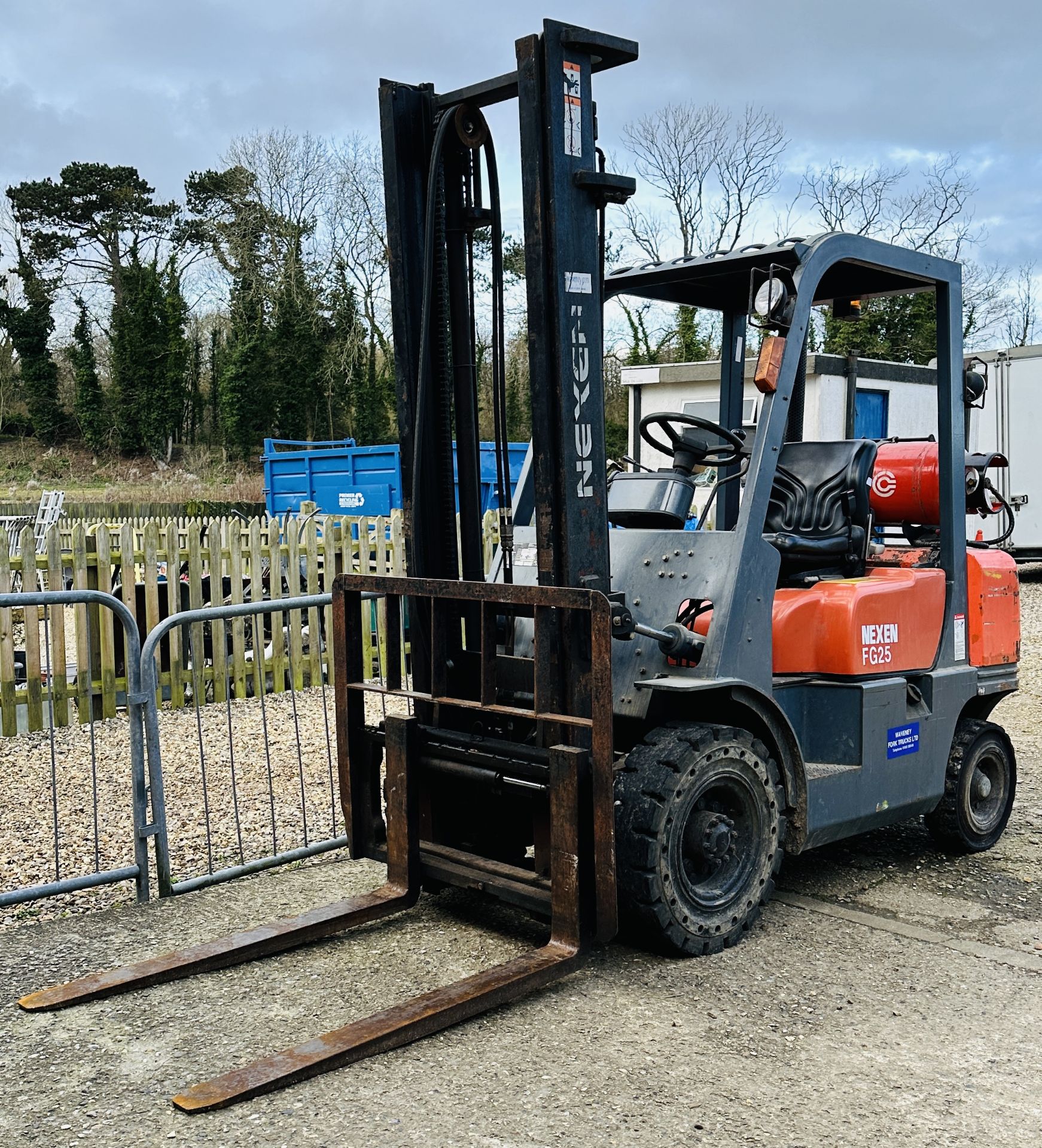 UPON INSTRUCTION OF OFFICIAL RECEIVER NEXEN FG25 FORKLIFT TRUCK S/N D22007 1594 DISPLAYED HOUR'S.