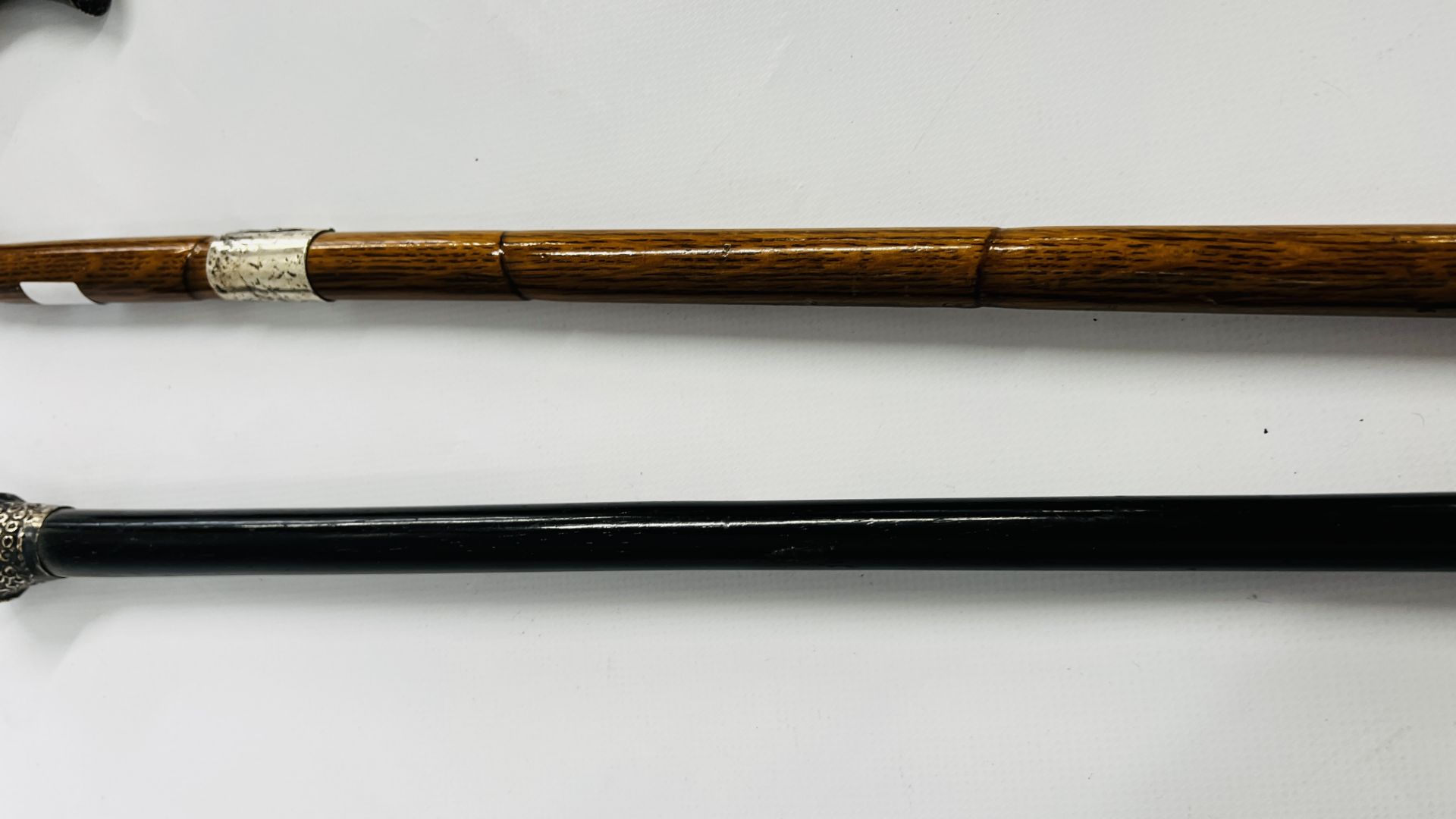 AN EBONY WALKING CANE WITH SILVER TOP A/F AND ONE FURTHER WALKING CANE WITH SILVER TOP AND BAND - Image 10 of 12