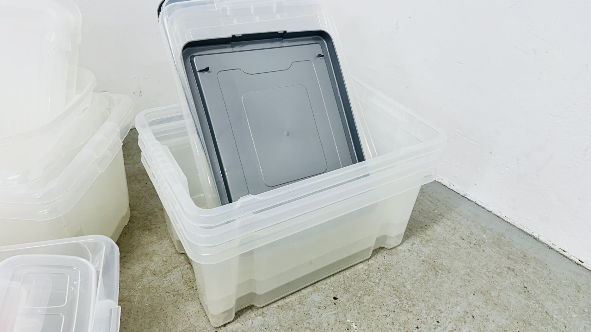 QUANTITY MIXED PLASTIC STORAGE BOXES. - Image 3 of 5