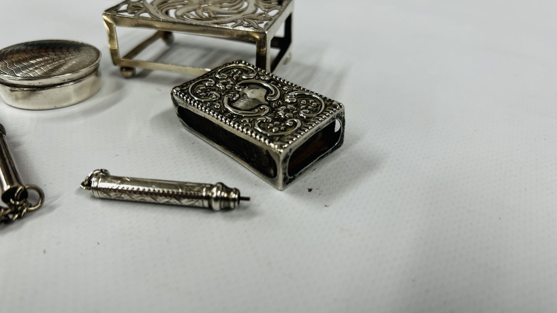 TWO SILVER MATCHBOX HOLDERS, CIRCULAR SILVER PILL BOX, TWO SILVER PROPELLING PENCILS. - Image 3 of 14
