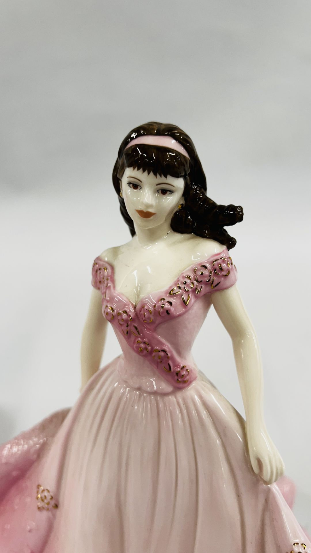 3 COALPORT CABINET COLLECTORS FIGURES TO INCLUDE CLASSIC ELEGANCE "OLIVIA" LIMITED EDITION 1316/7, - Image 3 of 12