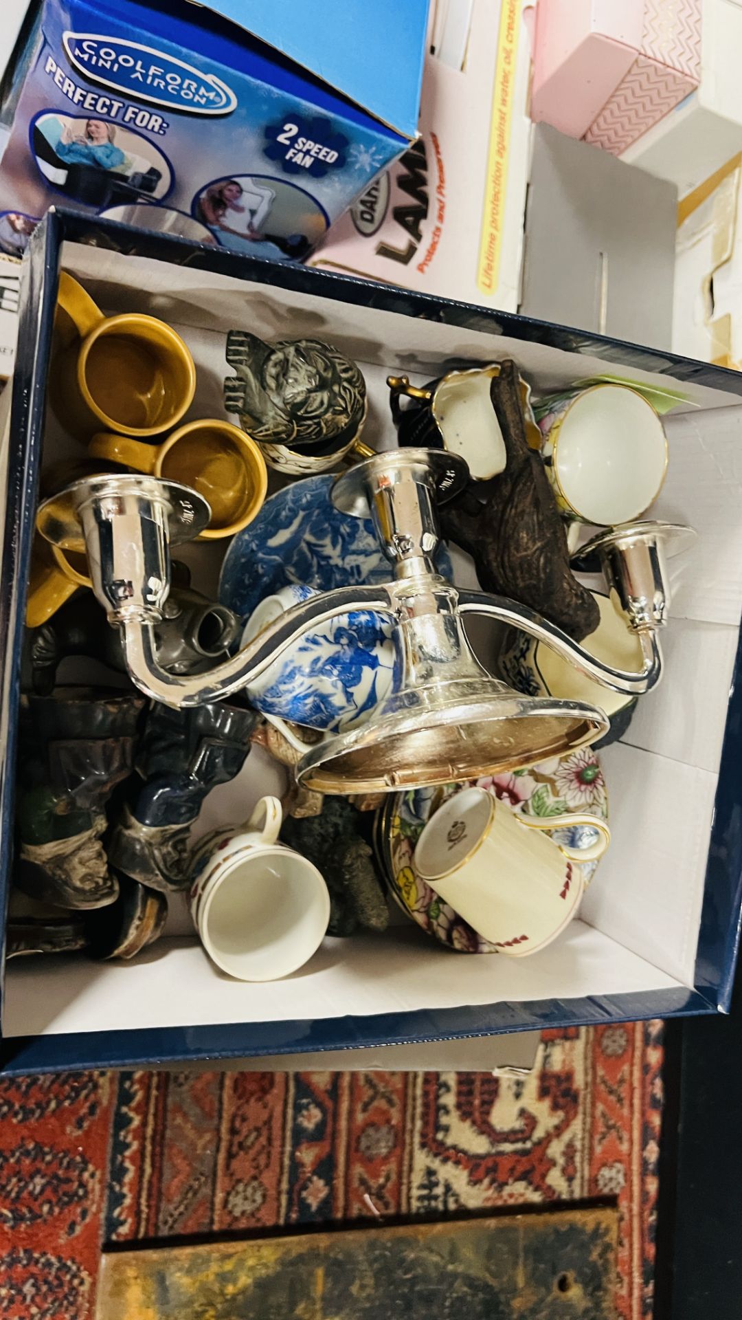 10 BOXES OF MIXED AS CLEARED HOUSEHOLD SUNDRIES TO INCLUDE ROYAL DOULTON TEA AND DINNERWARE, - Image 12 of 16