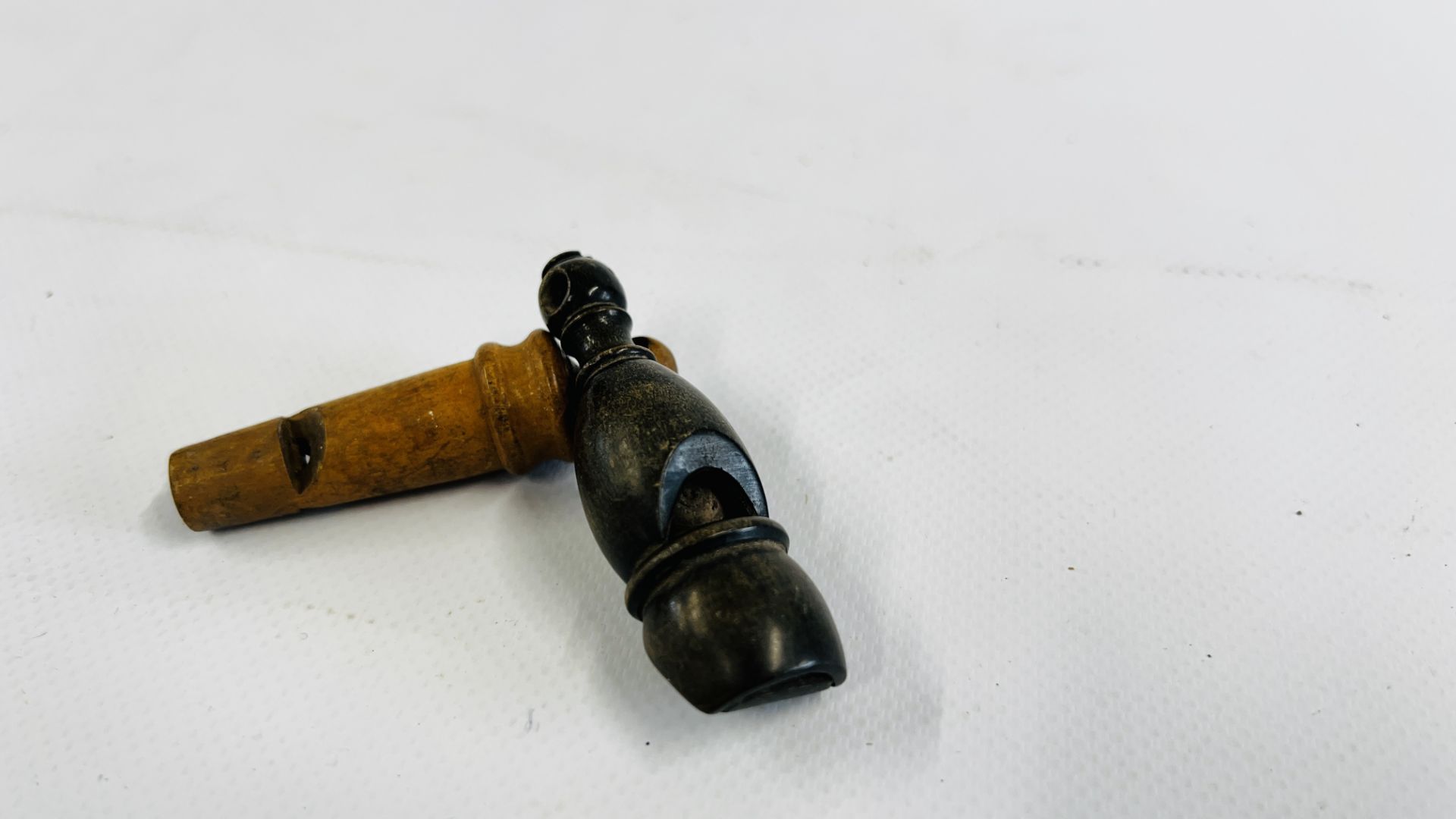 2 ANTIQUE TREEN WHISTLES. - Image 3 of 5