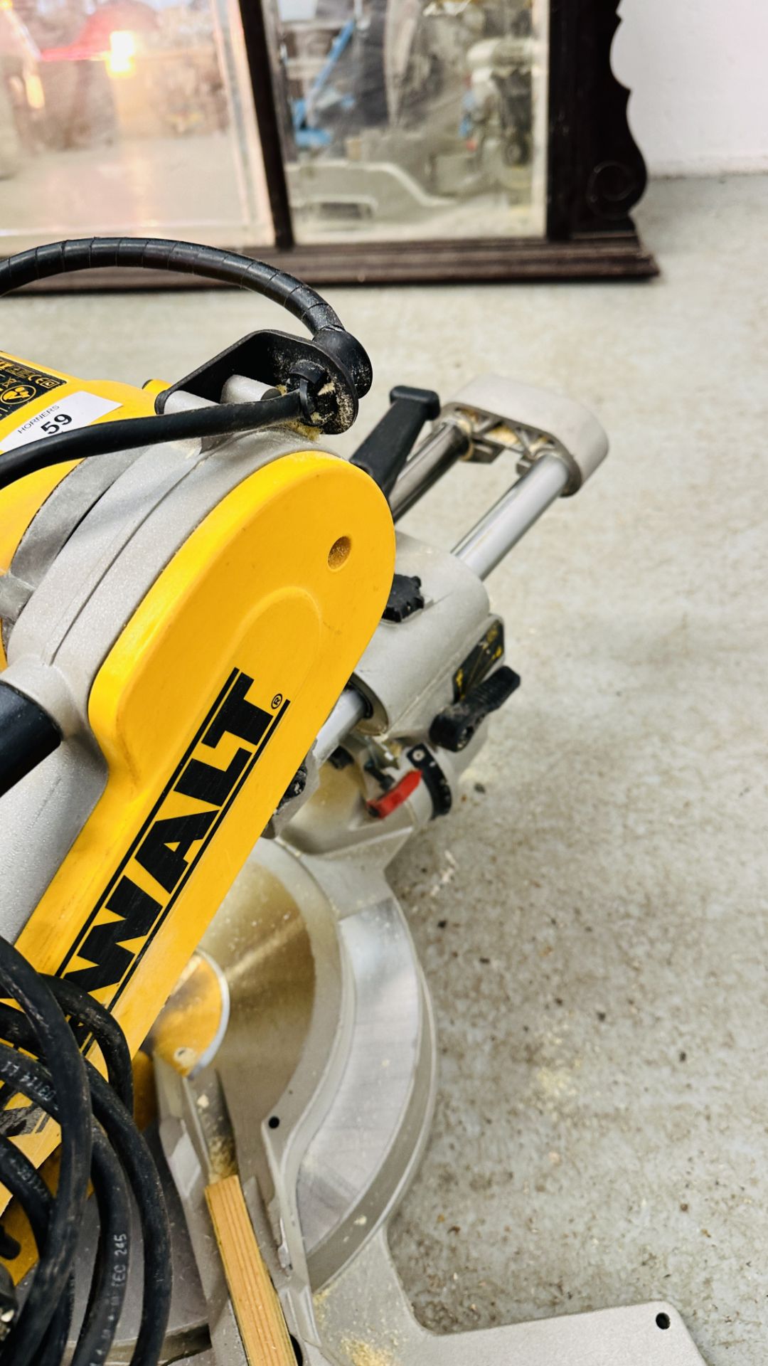 DE WALT SLIDING COMPOUND MITRE SAW MODEL DW718XPS 240 VOLT - SOLD AS SEEN. - Image 7 of 7