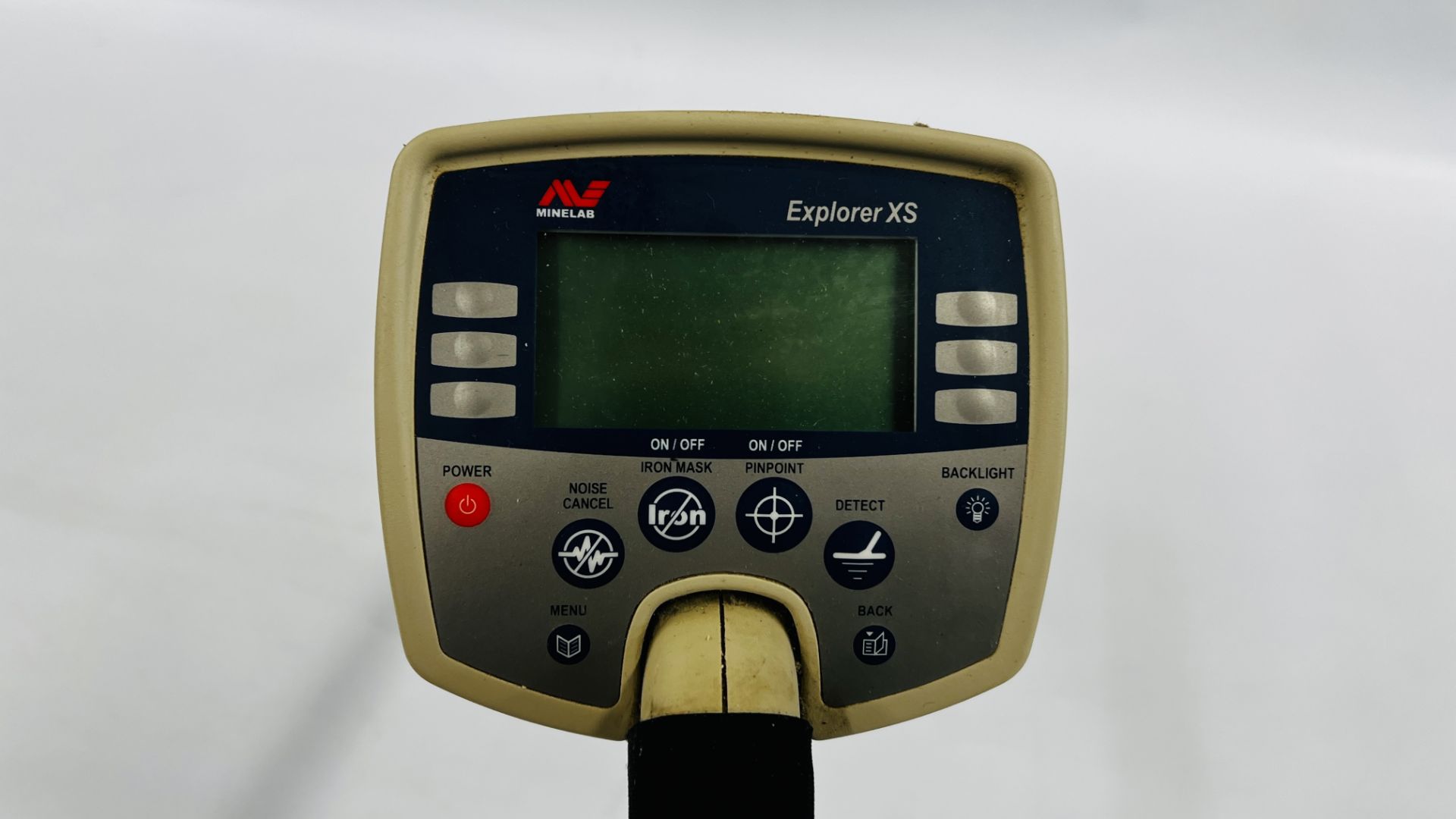 AN EXPLORER NUMINELAB FULL BAND SPECTRUM TECHNOLOGY METAL DETECTOR. - Image 4 of 6