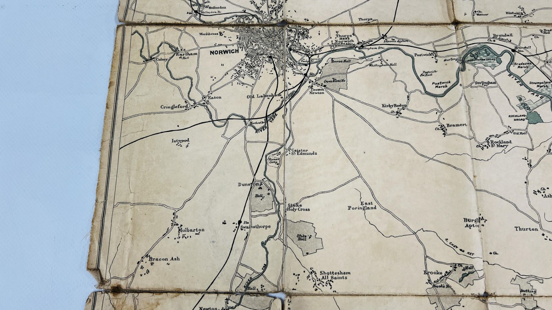 A VINTAGE MAP MARKED "JARROLDS" MAP OF THE RIVERS AND BROADS OF NORFOLK AND SUFFOLK MOUNTED ON A - Image 10 of 17