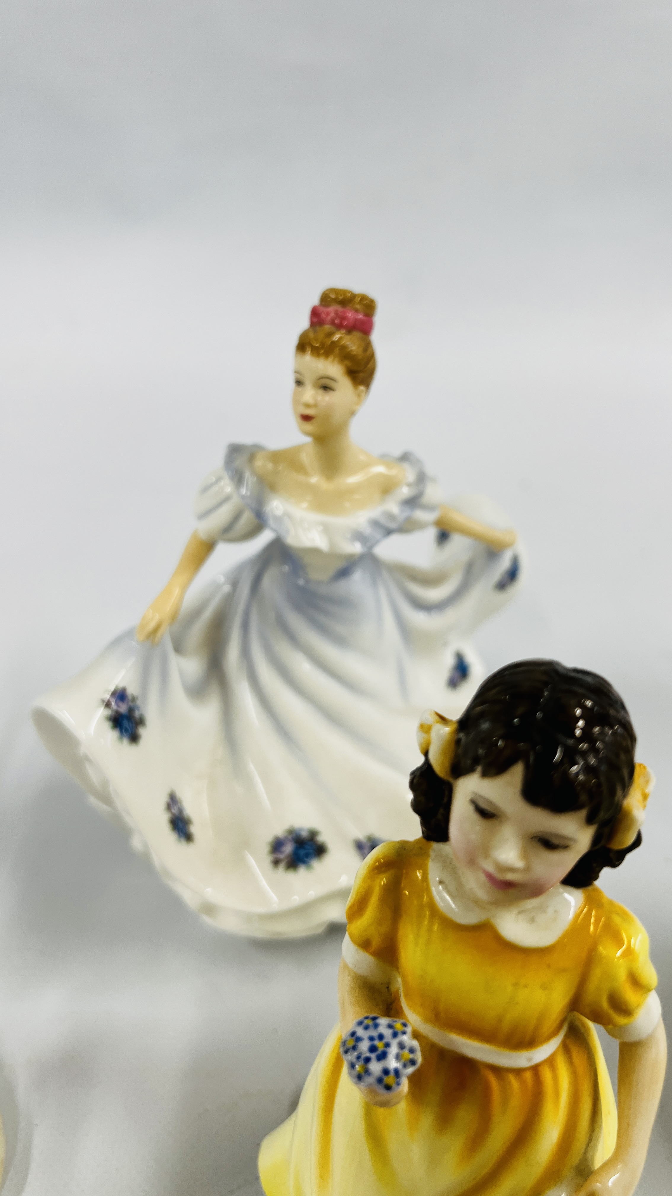 6 ROYAL DOULTON CABINET COLLECTOR FIGURES TO INCLUDE "FLOWERS FOR YOU" HN 3889, - Image 7 of 11