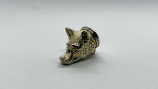 A SILVER HINGED FOX HEAD SNUFF BOX WITH GILT INTERIOR, LONDON ASSAY R.C. - L. 3.