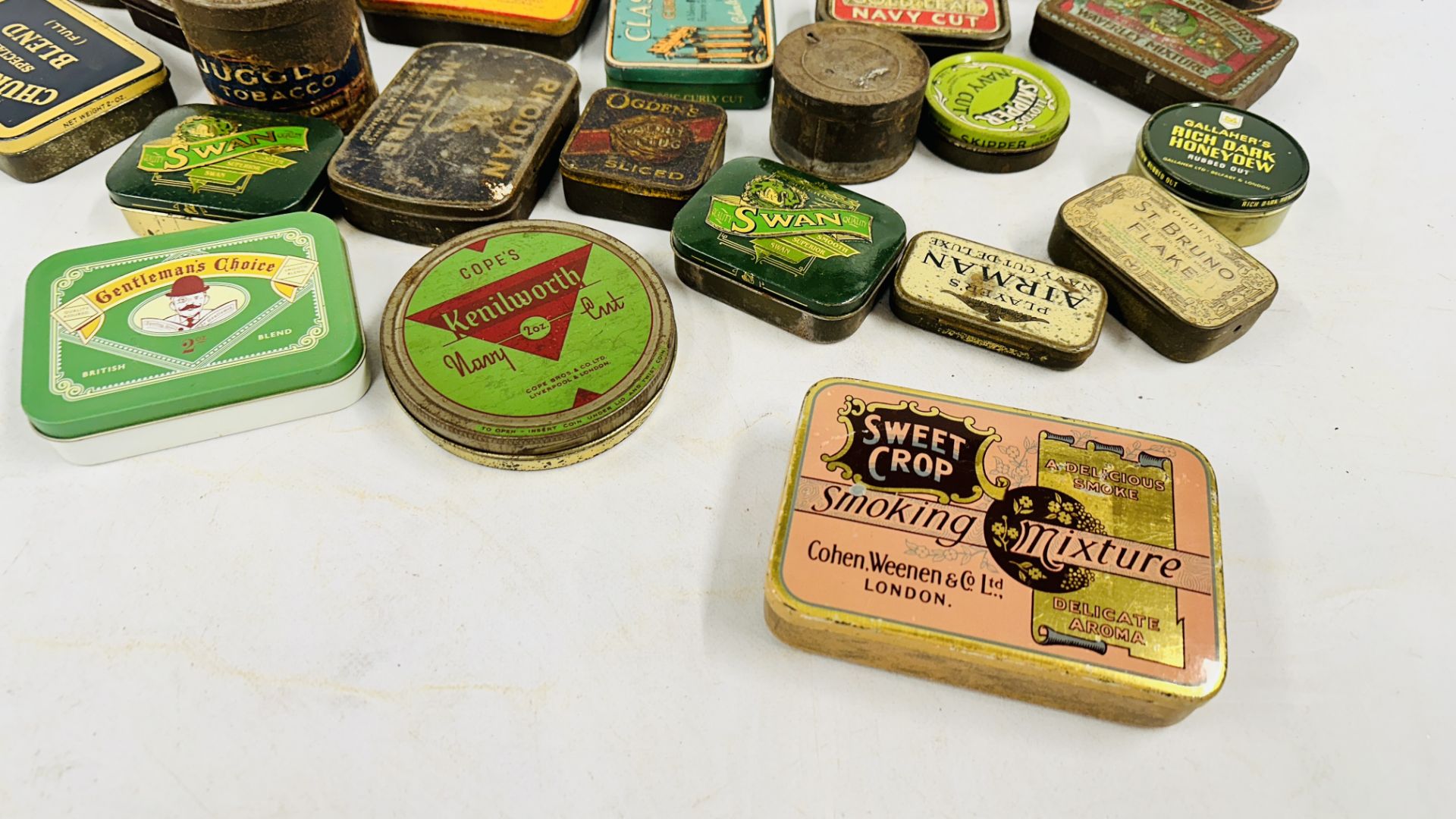 A BOX CONTAINING A COLLECTION OF ASSORTED VINTAGE CIGARETTE & TOBACCO TINS TO INCLUDE EXAMPLES - Image 2 of 7