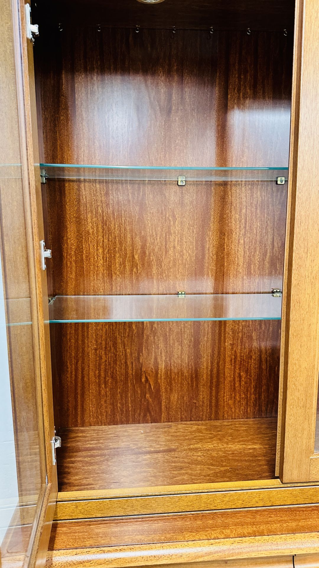 A GOOD QUALITY G PLAN CHERRY WOOD FINISH SIDEBOARD WITH SHELVED GLAZED TOP, - Image 11 of 21