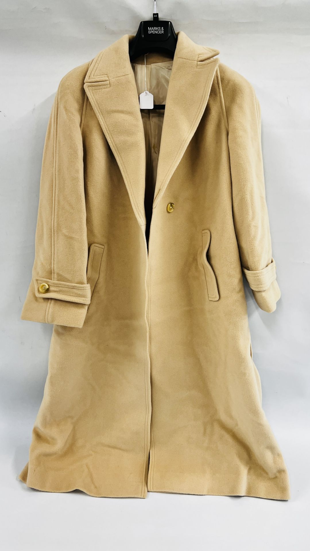 A LADIES CASHMERE AND WOOL COAT MARKED "CZARINA" (SIZE NOT SPECIFIED).
