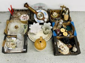 7 X BOXES OF ASSORTED SUNDRY TO INCLUDE CHINA AND GLASS WARE, COLLECTORS PLATES & DECANTERS,
