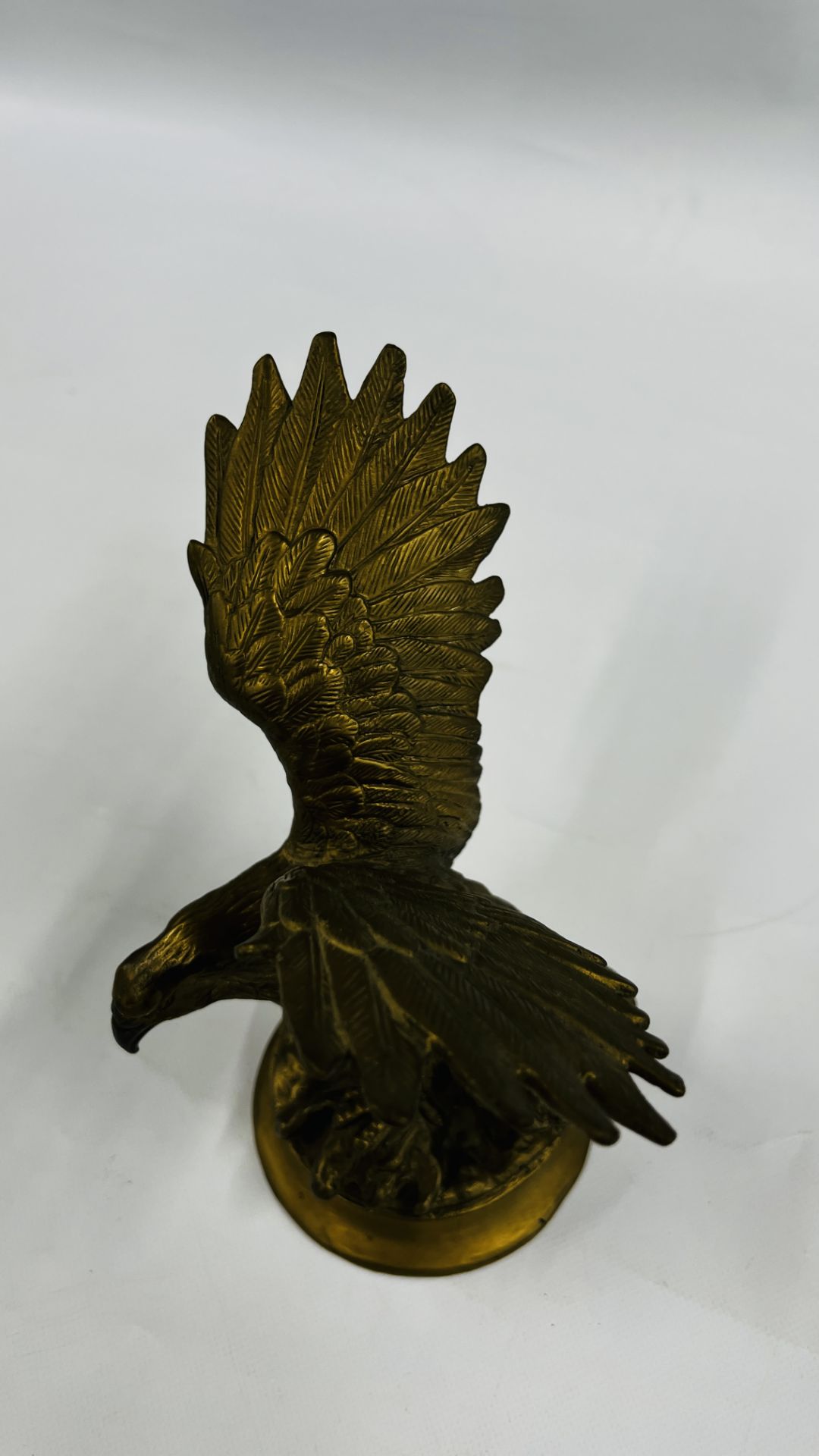 ANTIQUE SOLID BRASS EAGLE/HAWK WEIGHING 4K - 25CM H. - Image 2 of 5