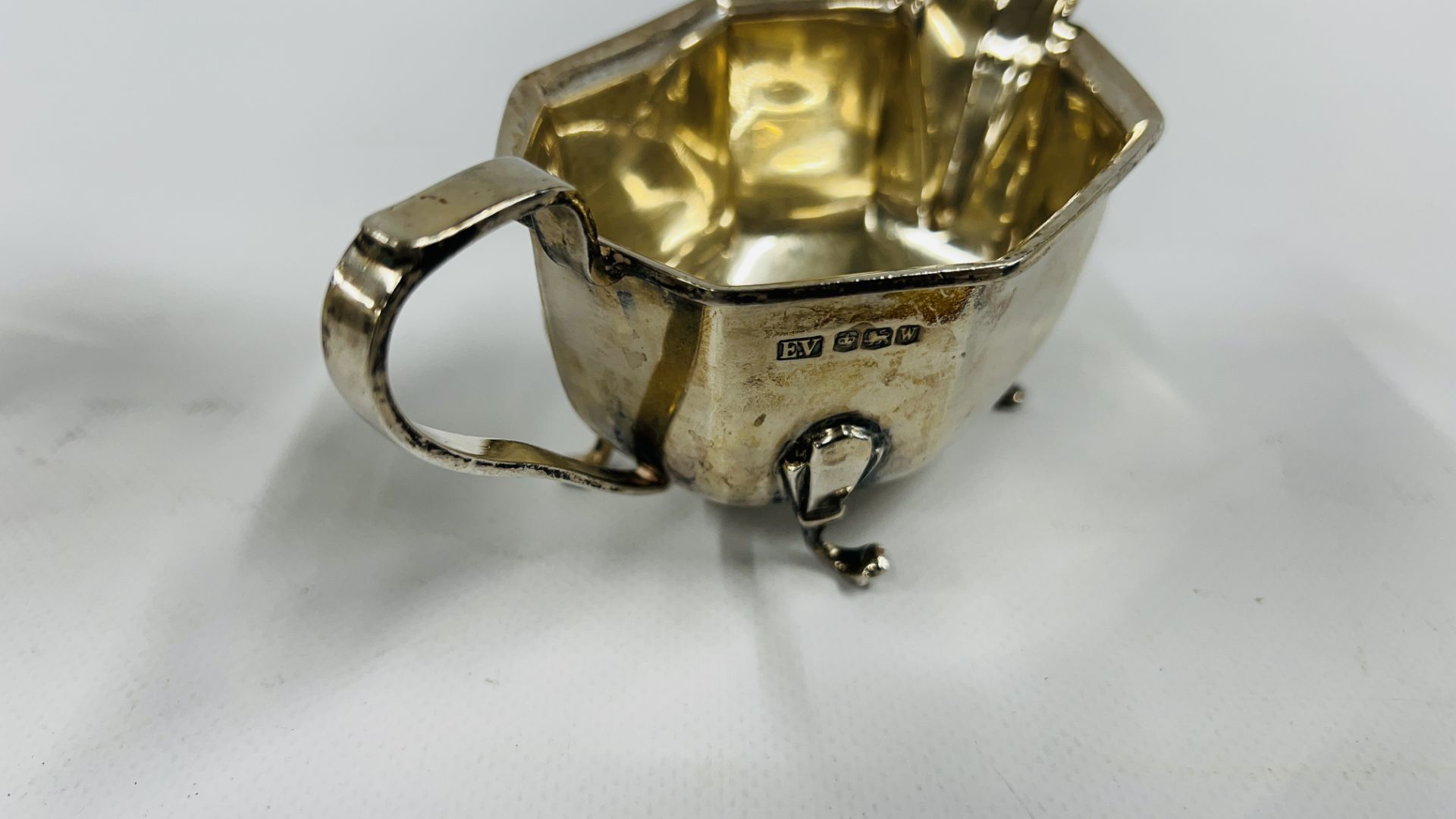 A SILVER SAUCE BOAT, SHEFFIELD ASSAY 1962 C.W.F. - Image 8 of 17