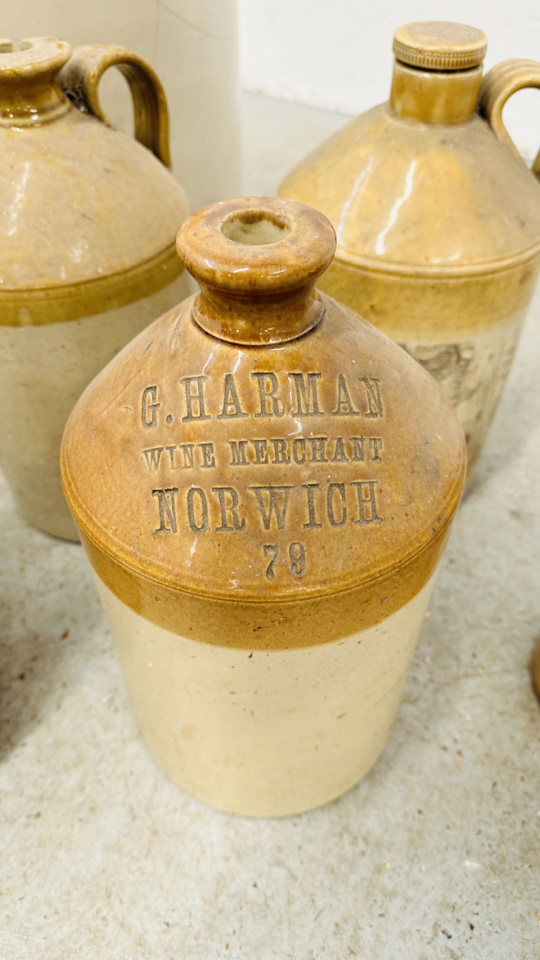 11 X ANTIQUE STONE WARE FLAGON'S AND STORAGE JARS INCLUDING JAMES CHAPMAN NORTH WALSHAM, - Image 4 of 12
