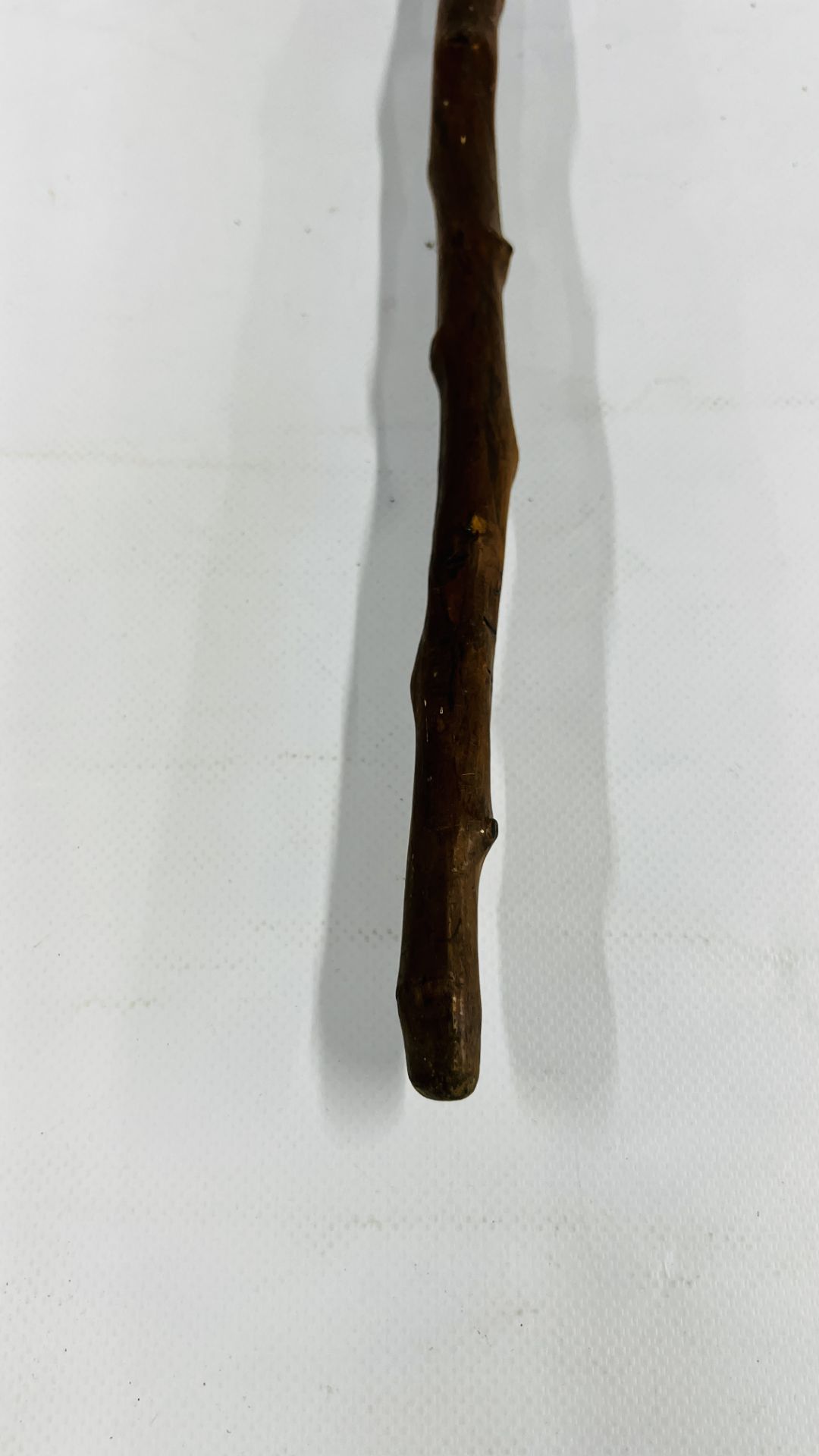 A C19th VINTAGE BRIAR WOOD WALKING STICK THE HANDLE CARVED WITH A GENTLEMAN'S FACE, L 89CM. - Image 7 of 7