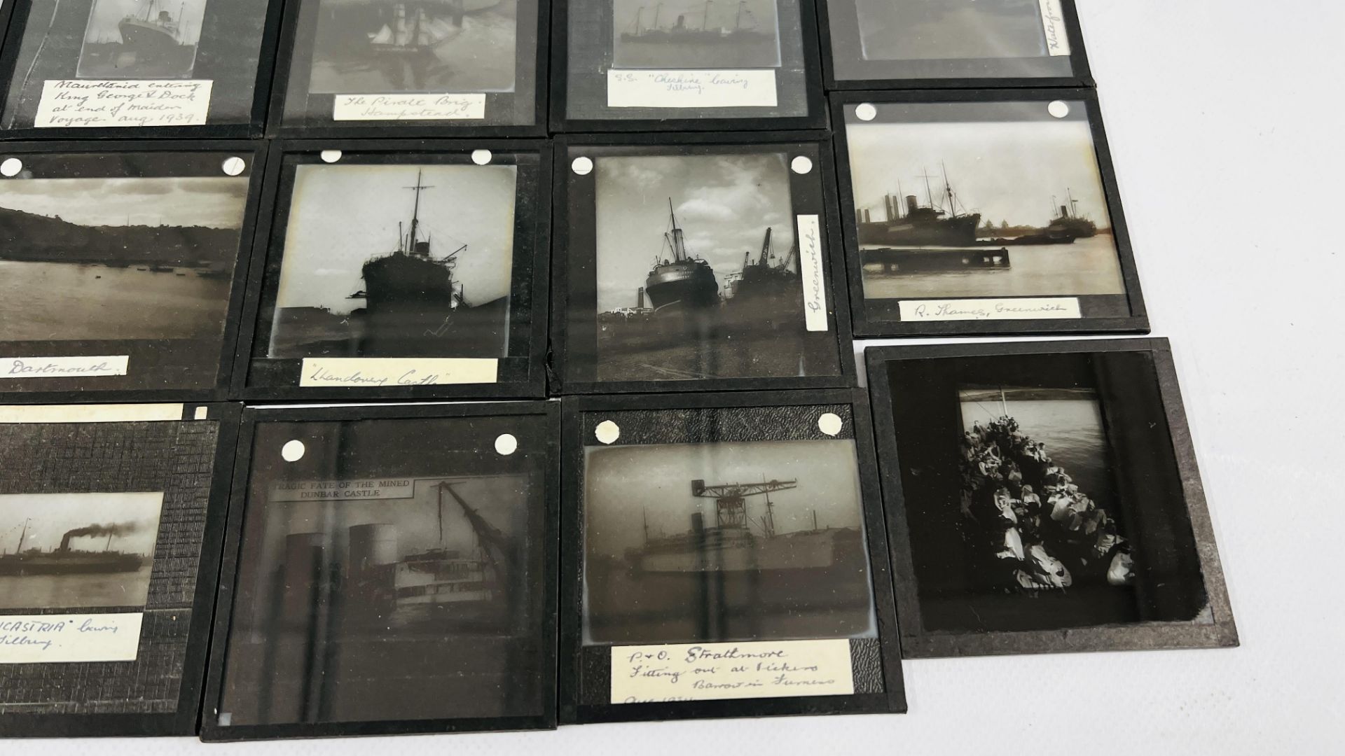 26 MARITIME LANTERN SLIDES TO INCLUDE HORNING FERRY, P & O SHATHMORO, M.V. DUNBAR CASTLE AND MORE. - Bild 2 aus 6