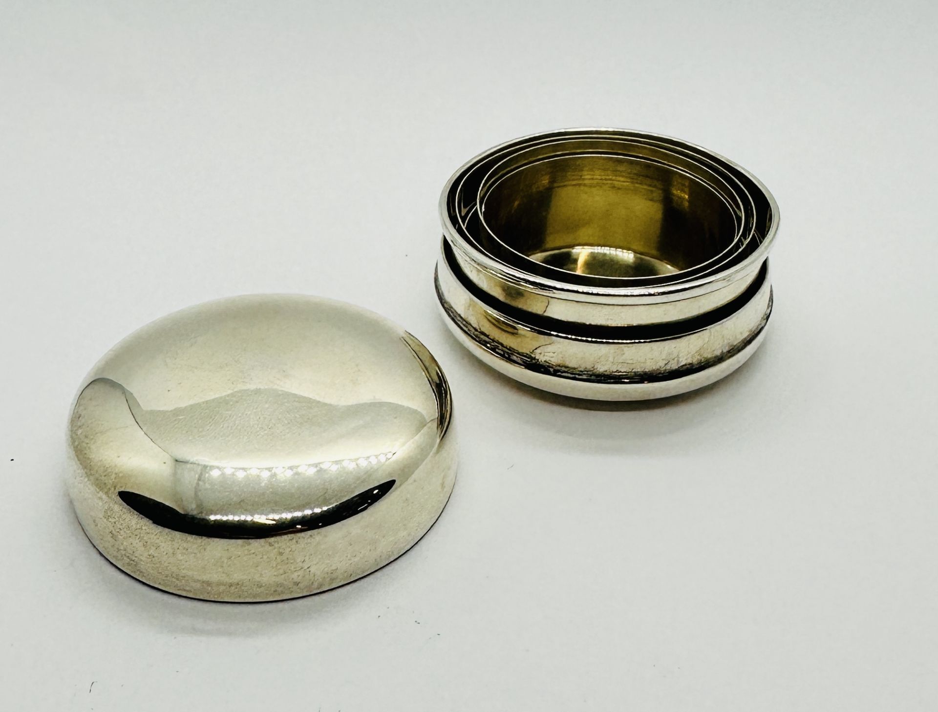 A SILVER CASED TELESCOPIC COLLAPSIBLE SHOT CUP, EDINBURGH ASSAY EAA. - Image 2 of 8