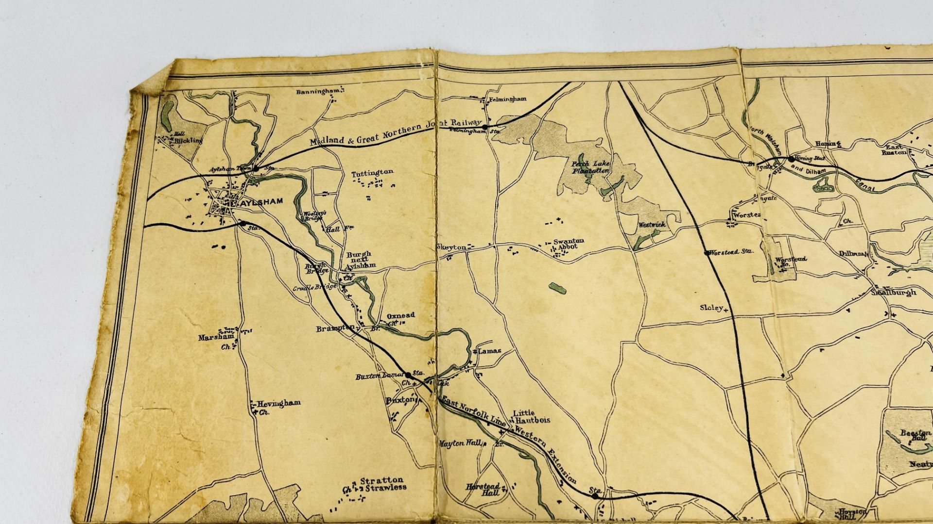 A VINTAGE MAP MARKED "JARROLDS" MAP OF THE RIVERS AND BROADS OF NORFOLK AND SUFFOLK MOUNTED ON A - Image 2 of 17