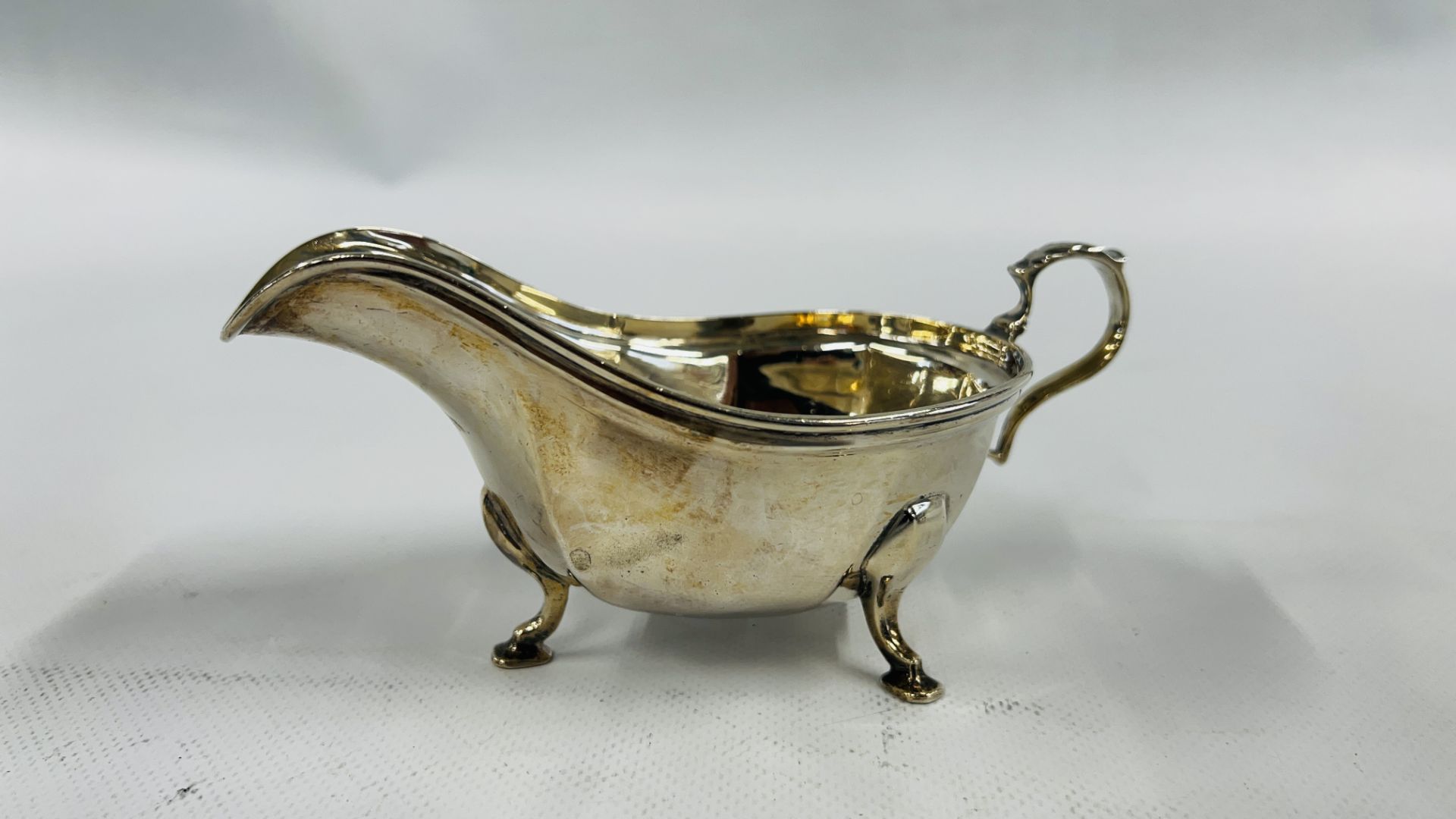 A SILVER SAUCE BOAT, SHEFFIELD ASSAY 1962 C.W.F. - Image 12 of 17