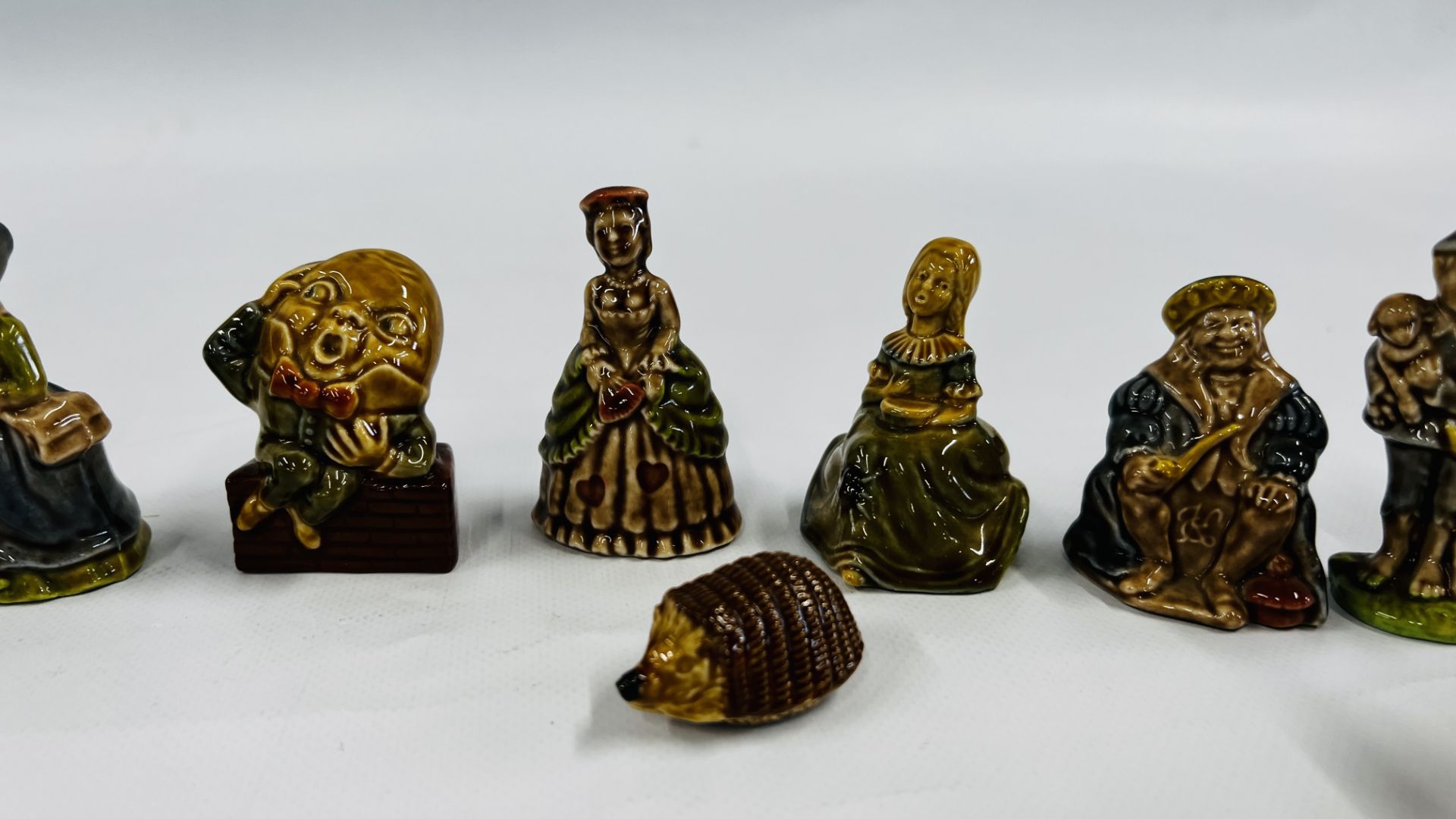 A GROUP OF WADE WHIMSIES TO INCLUDE NURSERY RHYME EXAMPLES SUCH AS HUMPTY DUMPTY, ETC. - Image 5 of 6