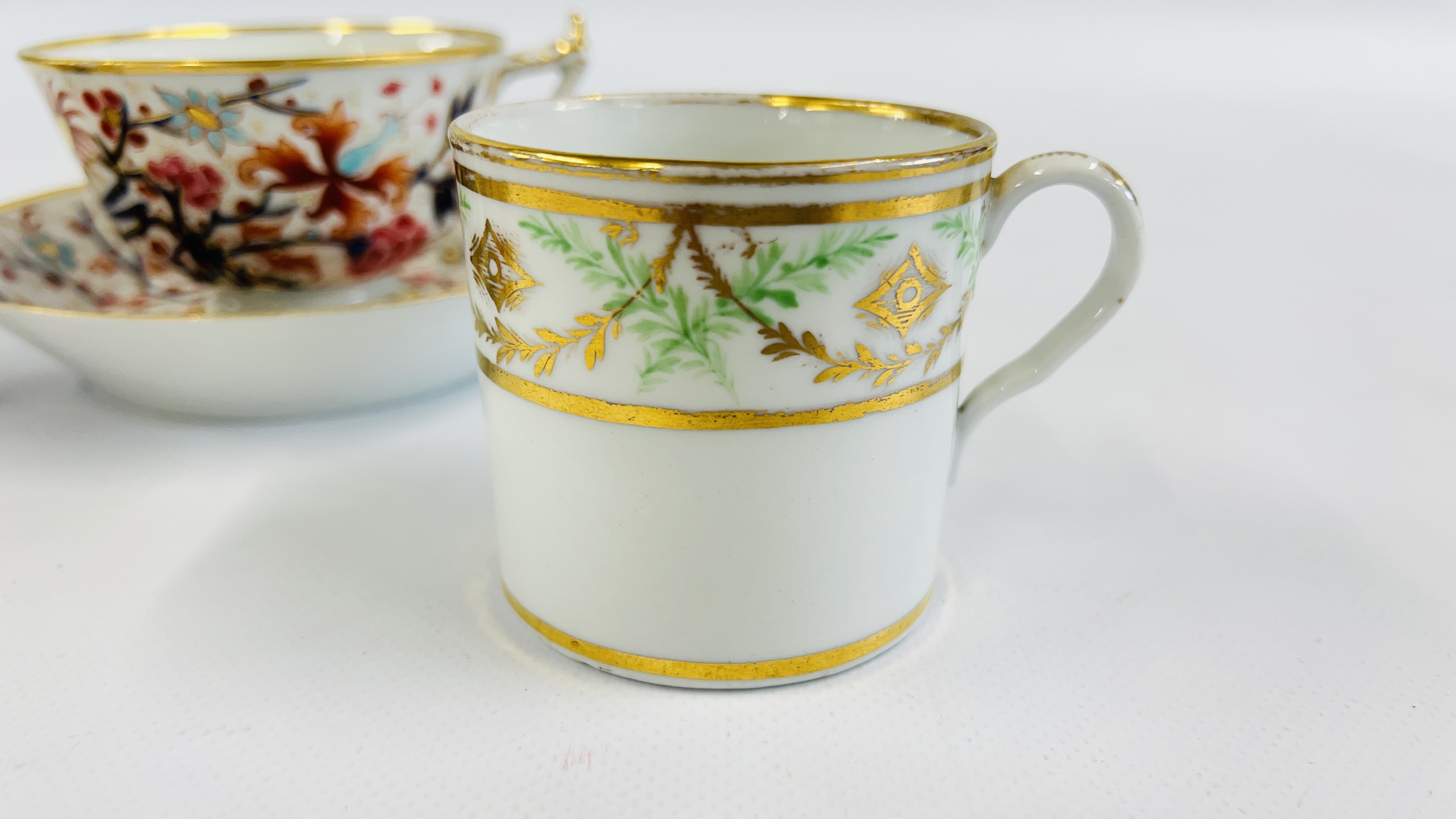 A FLIGHT BARR AND BARR WORCESTER PORCELAIN TEA CUP, - Image 2 of 38