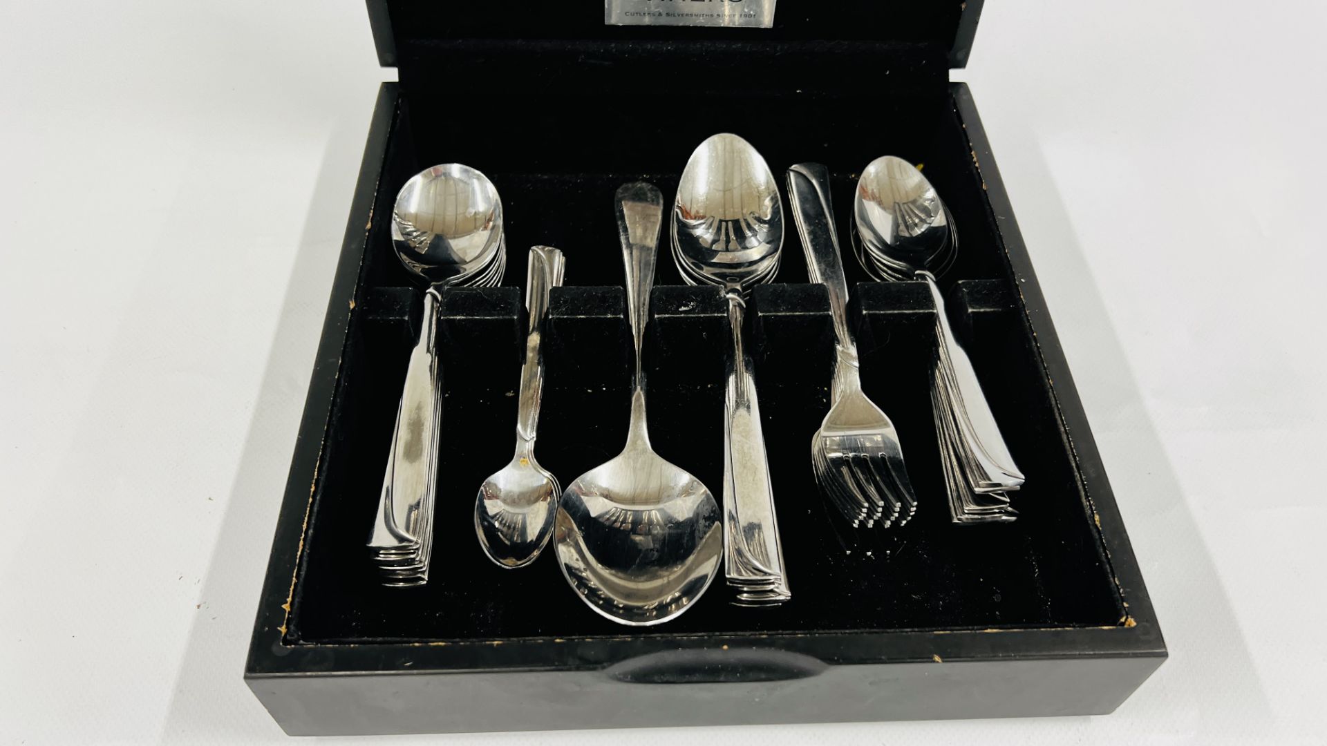 A PART CANTEEN OF VINERS STAINLESS STEEL CUTLERY - APPROX 39 PIECES. - Image 3 of 4