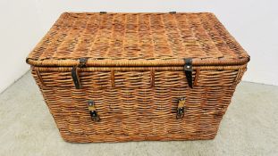 A LARGE WICKER TWO HANDLED BASKET - W 90 X D 55 X H 55CM.
