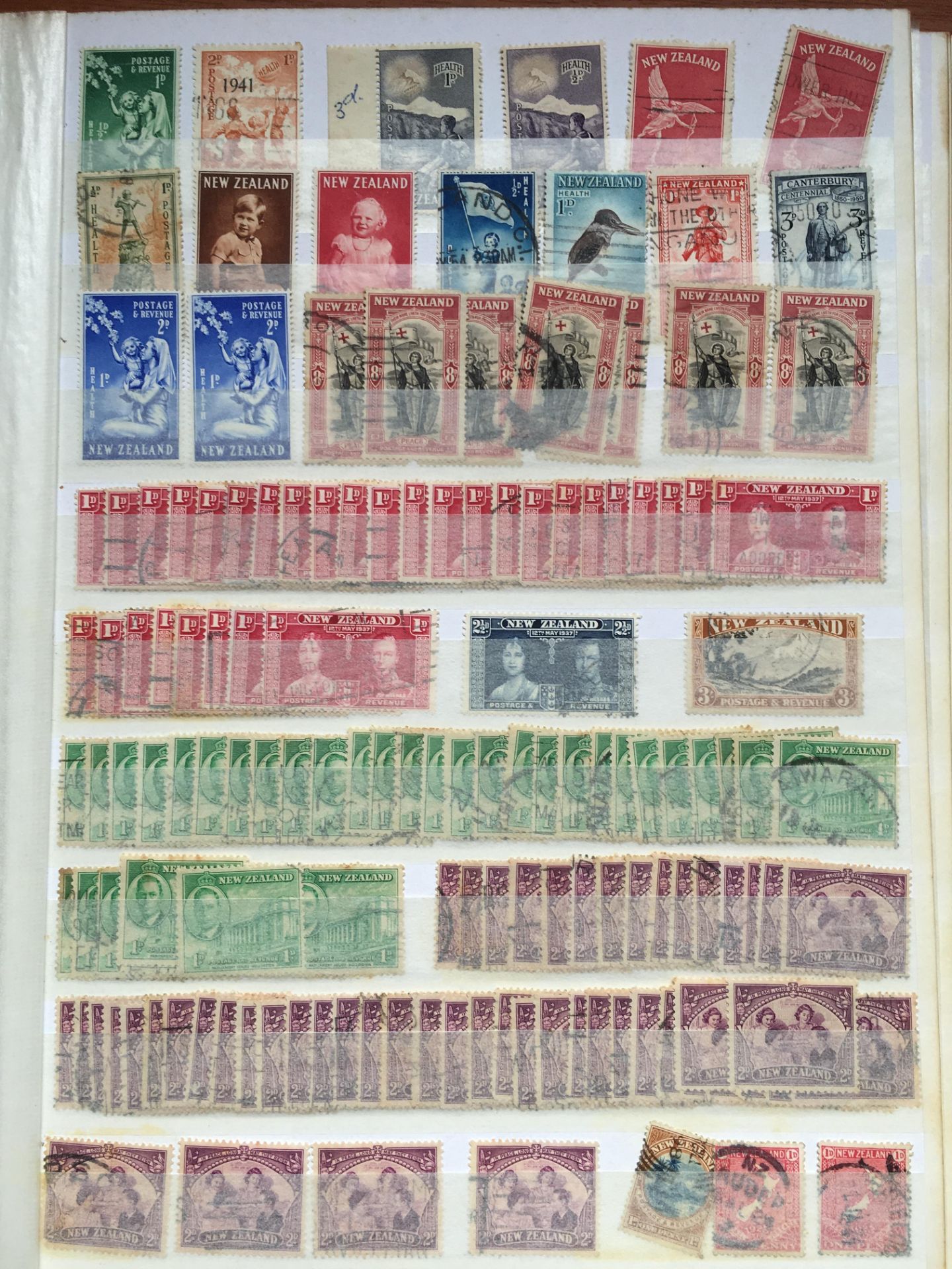 STAMPS: BOX WITH COMMONWEALTH IN FIVE STOCKBOOKS AND A BINDER, CANADA, NEW ZEALAND, MAURITIUS, ETC. - Bild 31 aus 36