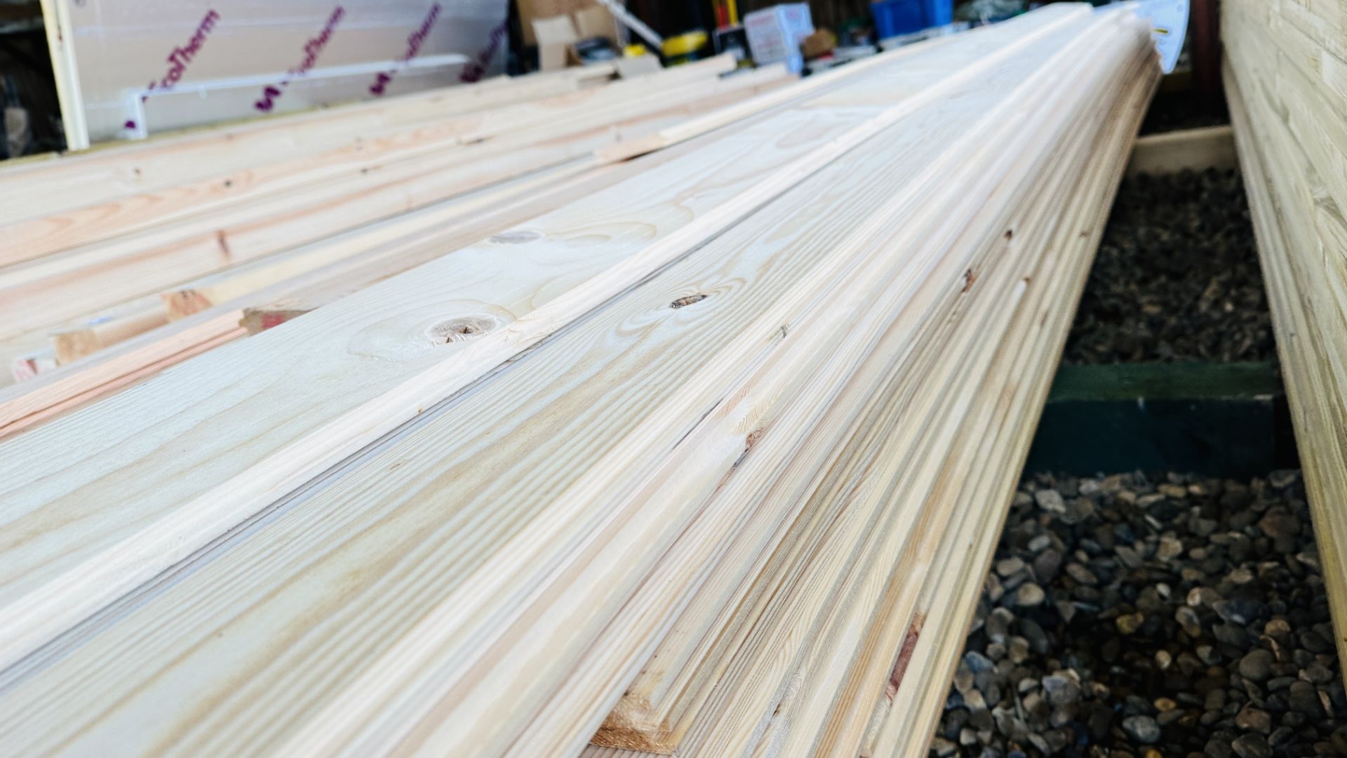 APPROX 75 LENGTHS 115MM X 20MM TONGUE AND GROOVE BOARDING, (APPROX 52 LENGTHS @ APPROX 3. - Bild 6 aus 7