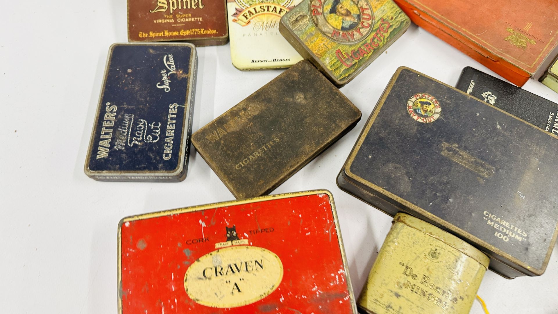 A BOX CONTAINING AN EXTENSIVE COLLECTION OF ASSORTED EMPTY VINTAGE CIGARETTE TINS TO INCLUDE - Image 5 of 14