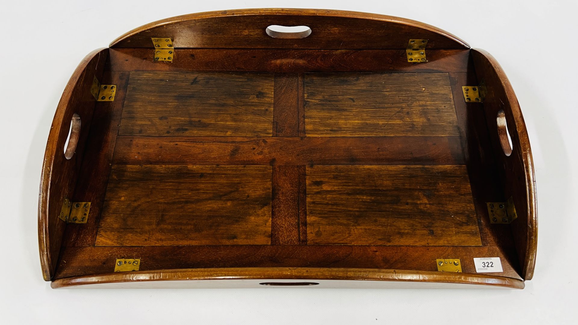 A MAHOGANY BUTLER'S TRAY WITH FOLDING SIDES ON FOLDING STAND TRAY 68 X 42CM. - Bild 4 aus 16