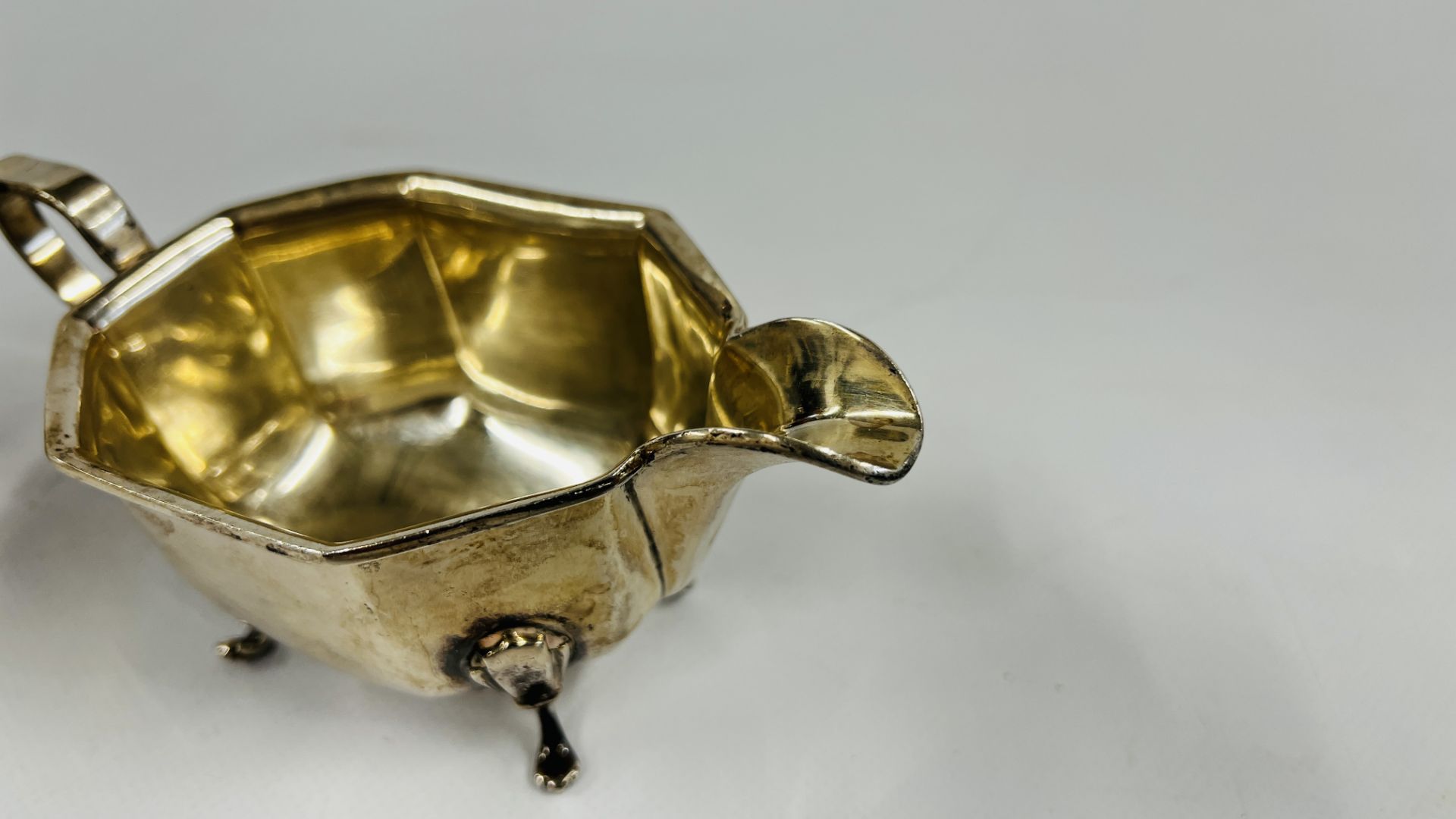 A SILVER SAUCE BOAT, SHEFFIELD ASSAY 1962 C.W.F. - Image 3 of 17