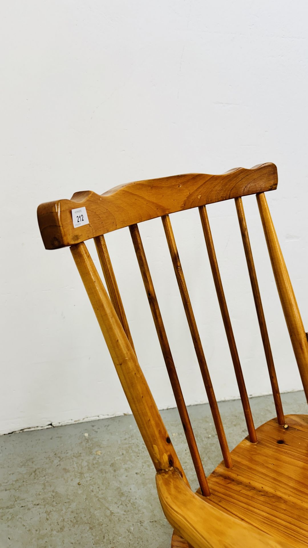 A PINE STICK BACK ROCKING CHAIR. - Bild 7 aus 7