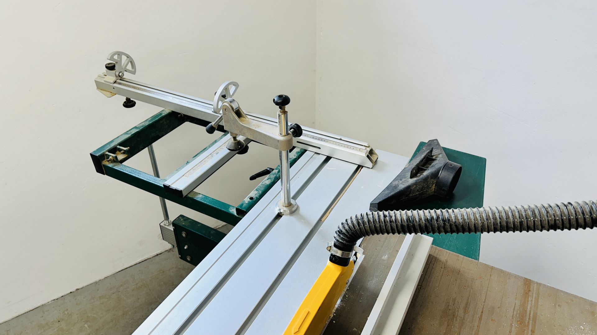 RECORD POWER TS2 315MM HEAVY DUTY TABLE SAW WITH EXTENDABLE MITRE FENCE - SOLD AS SEEN. - Image 11 of 19