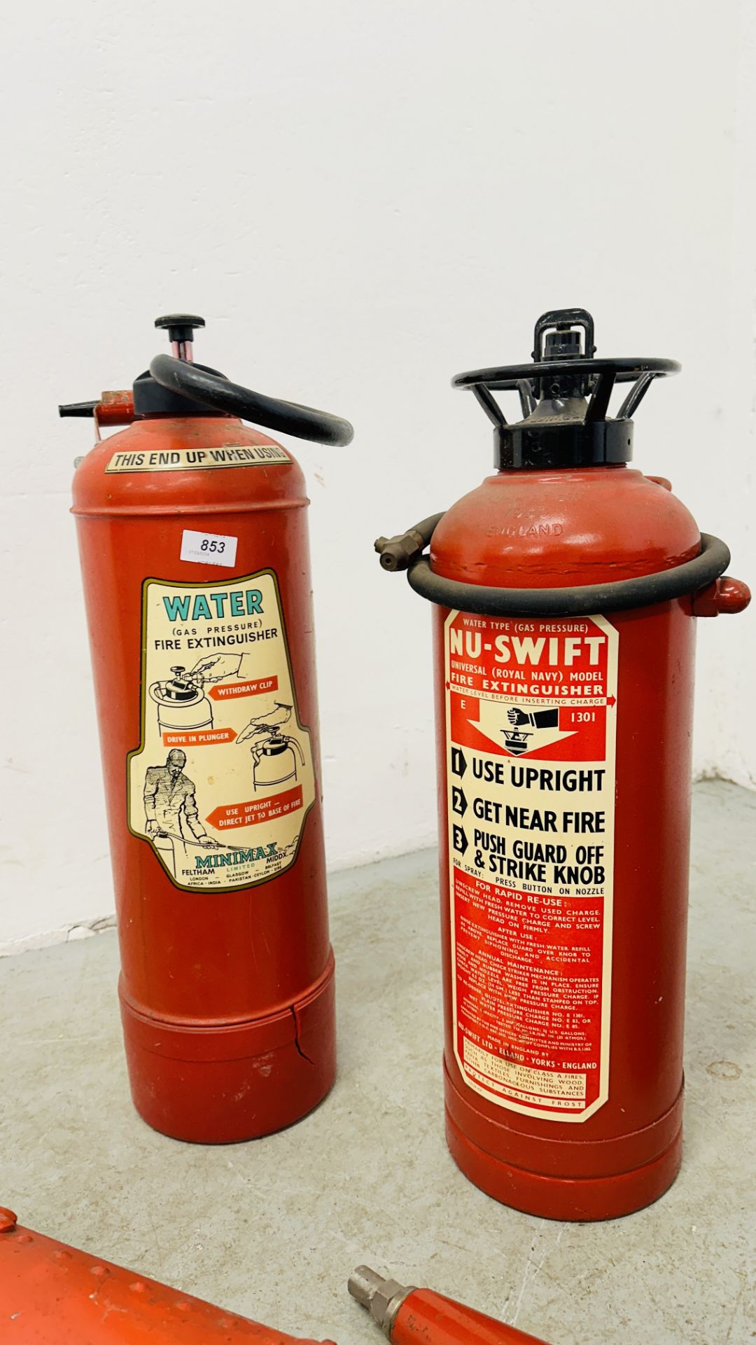 COLLECTION OF ASSORTED VINTAGE FIRE EXTINGUISHERS TO INCLUDE GOVERNMENT ISSUED ALONG WITH A VINTAGE - Image 5 of 16