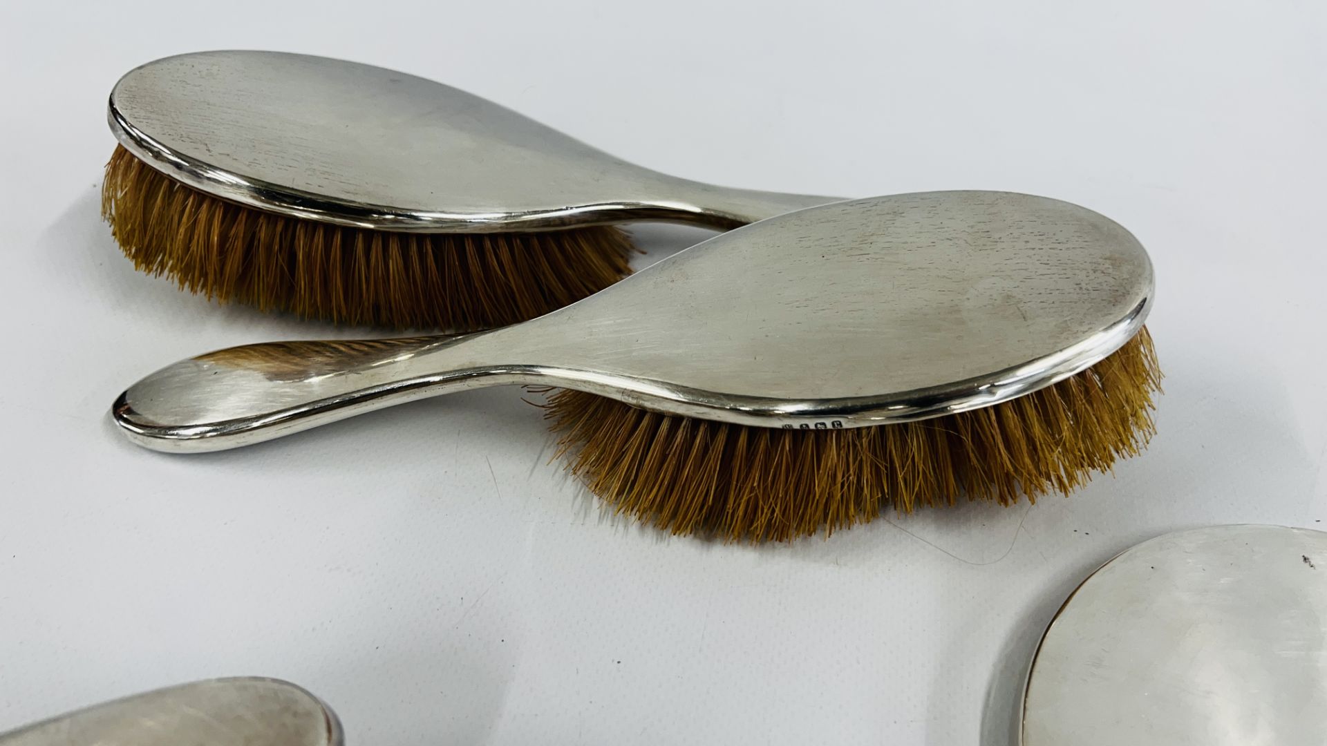 A VINTAGE FIVE PIECE SILVER BACKED DRESSING TABLE SET, - Image 7 of 9